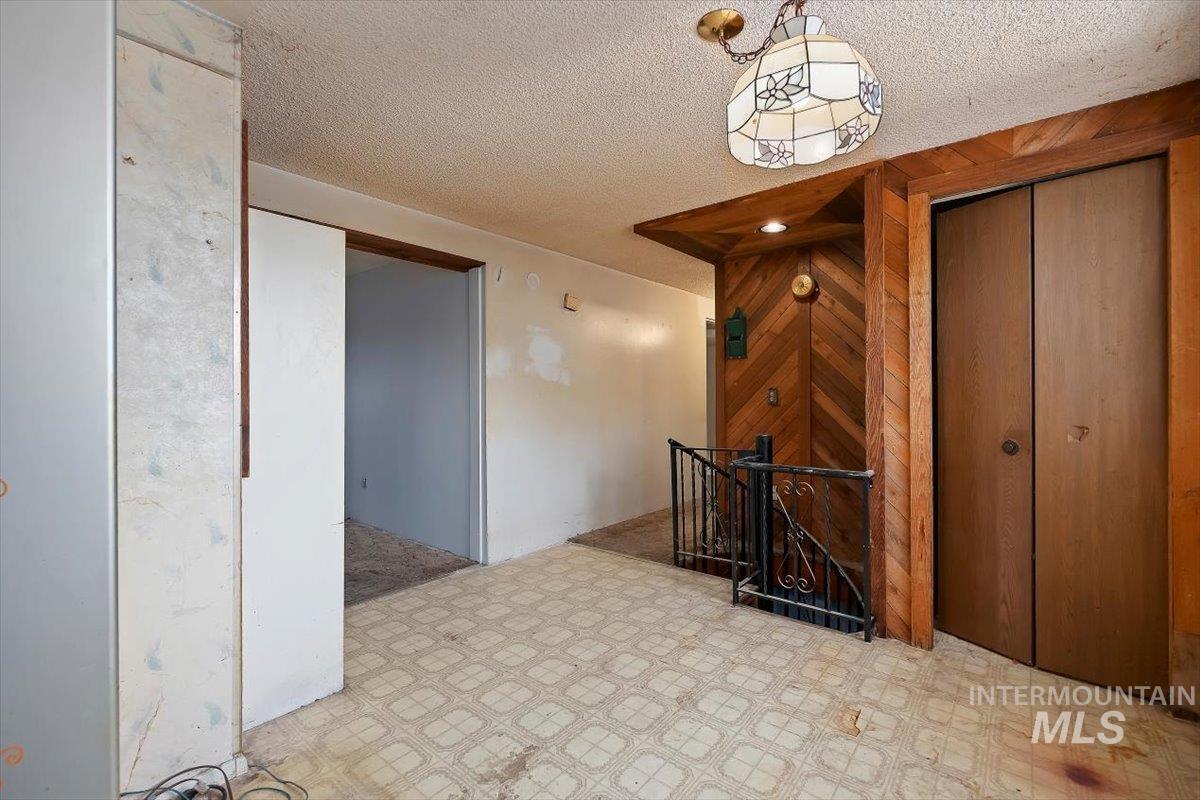 526 E Avenue J Property Photo 8