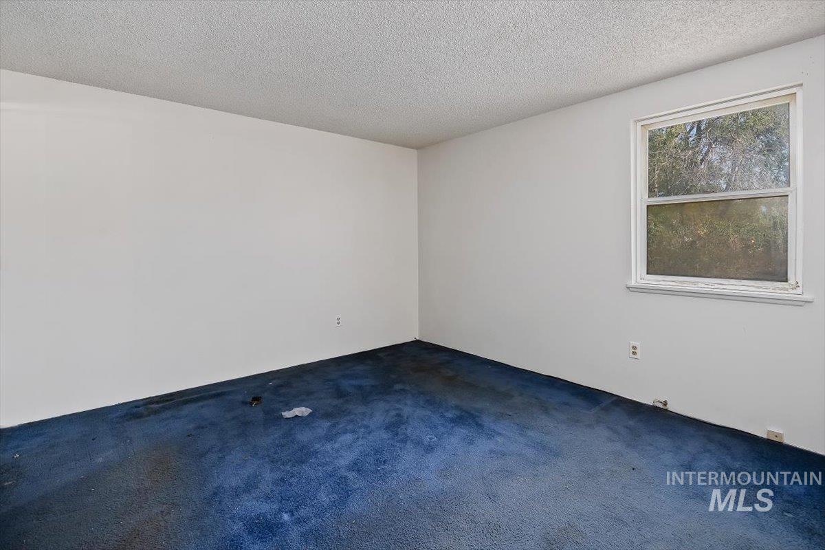 526 E Avenue J Property Photo 13