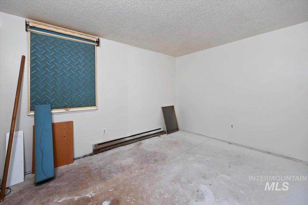 526 E Avenue J Property Photo 18