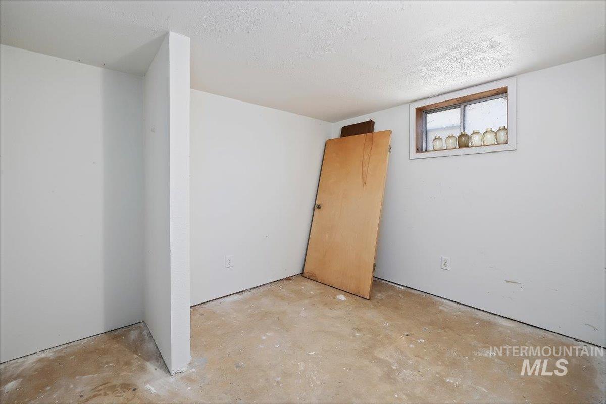 526 E Avenue J Property Photo 23