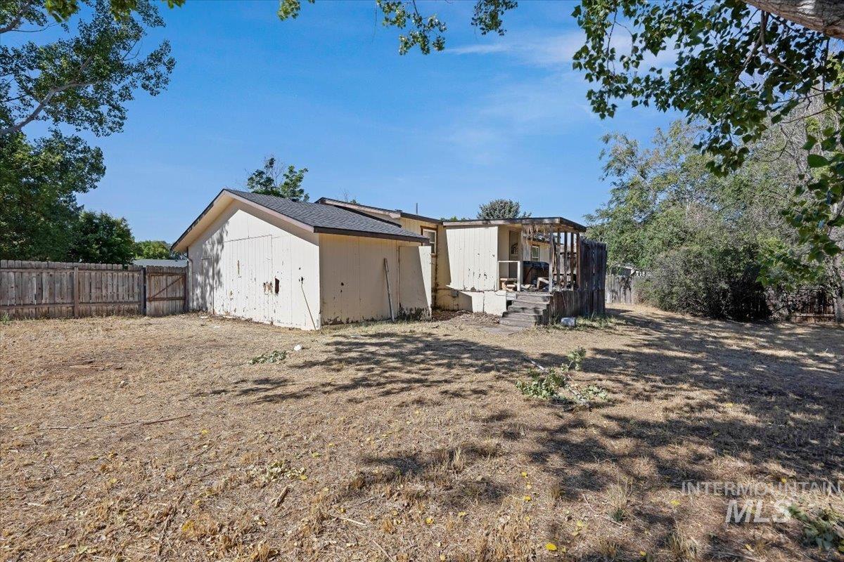 526 E Avenue J Property Photo 26