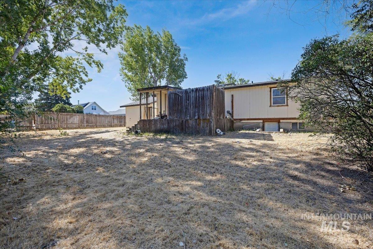 526 E Avenue J Property Photo 27