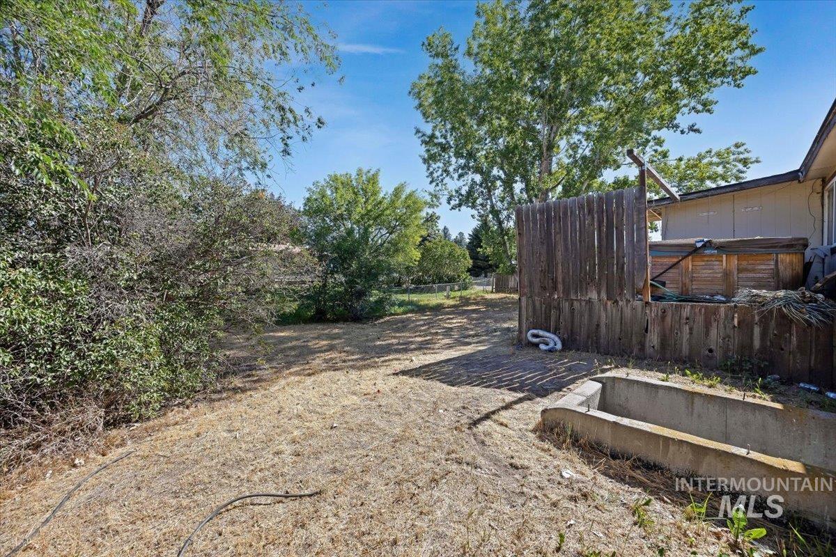 526 E Avenue J Property Photo 28