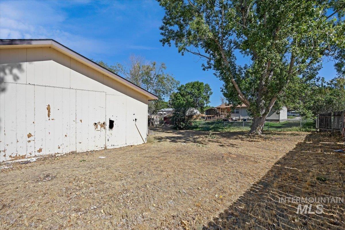 526 E Avenue J Property Photo 29