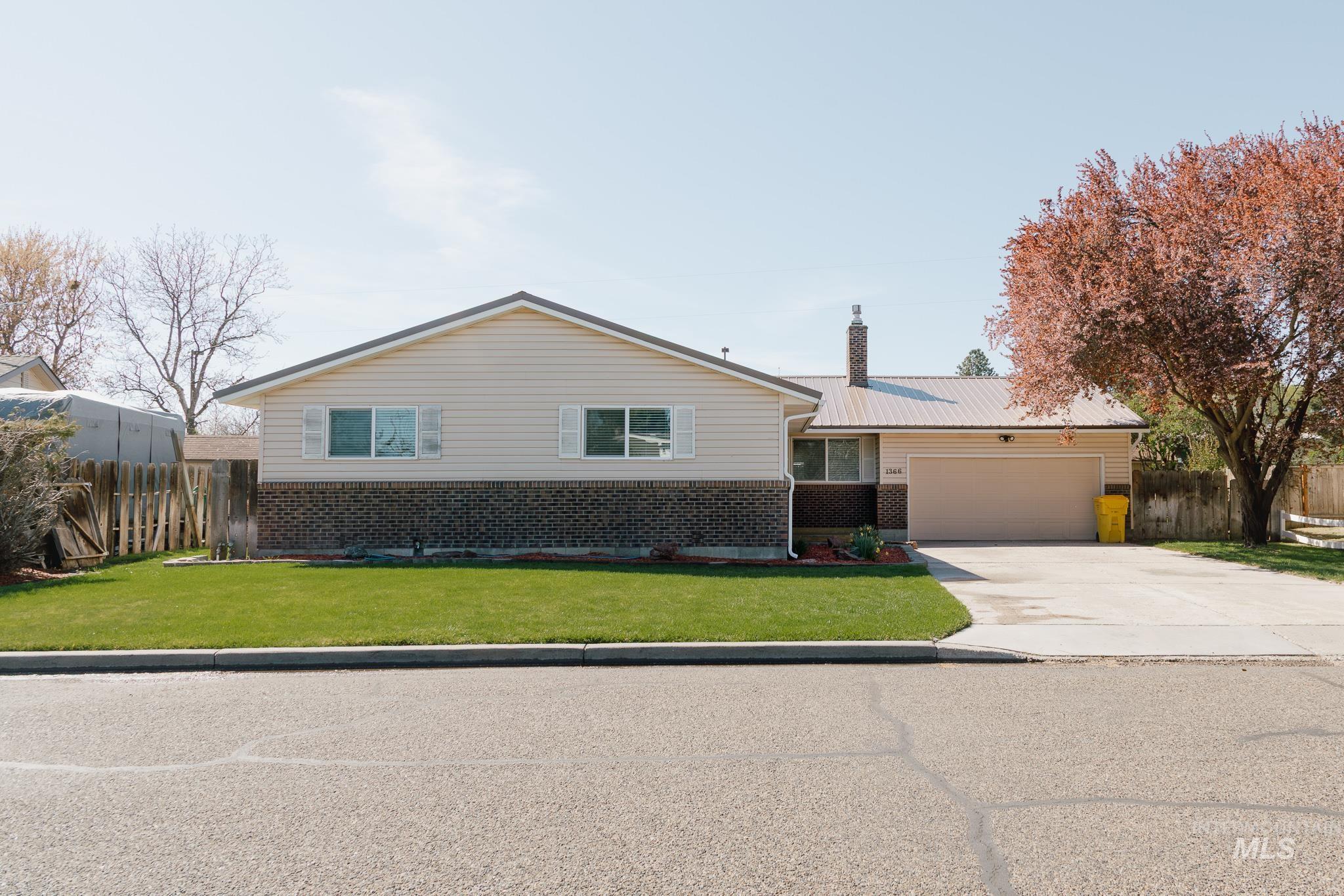 1366 Arata Way Property Photo 1
