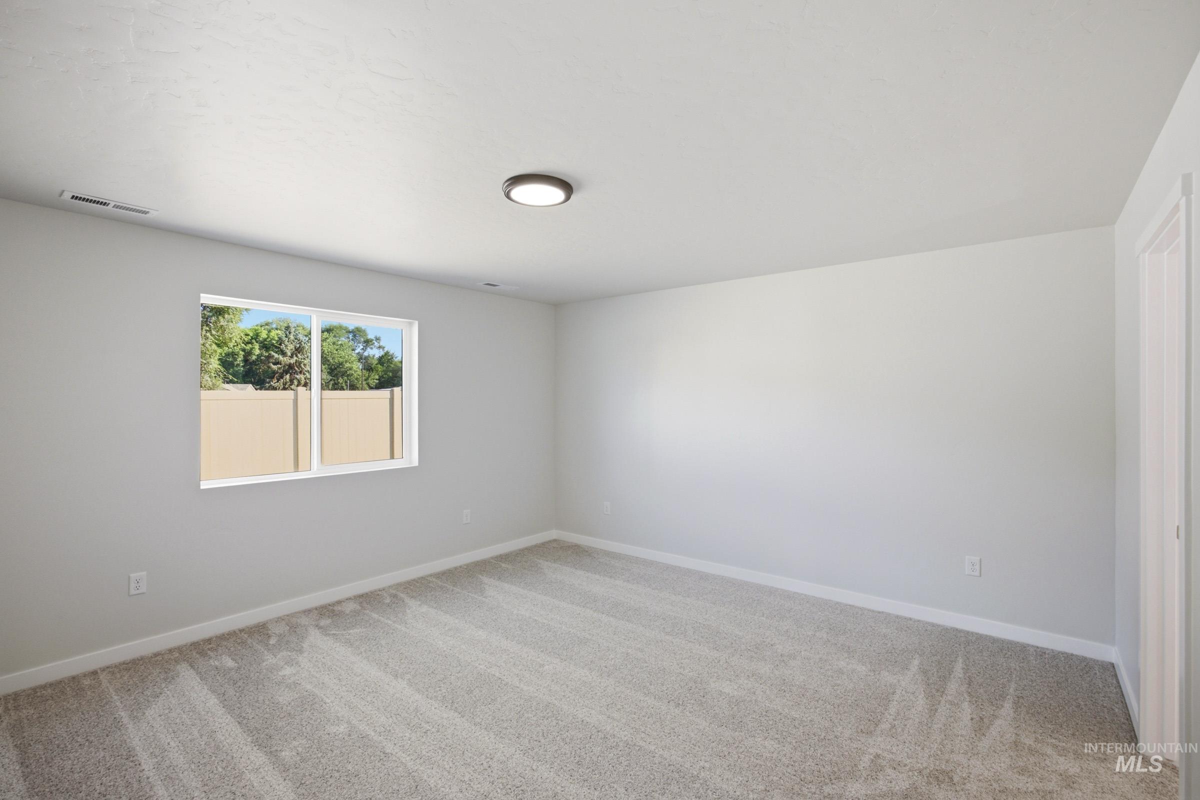 613 W Novak Dr Property Photo 10