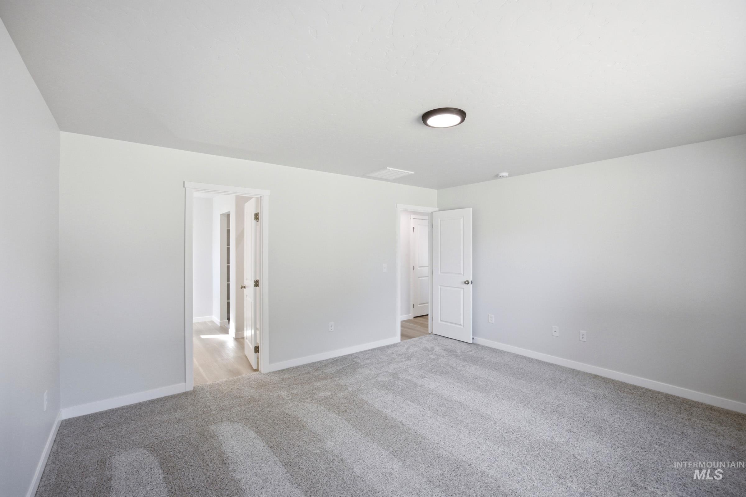 613 W Novak Dr Property Photo 12
