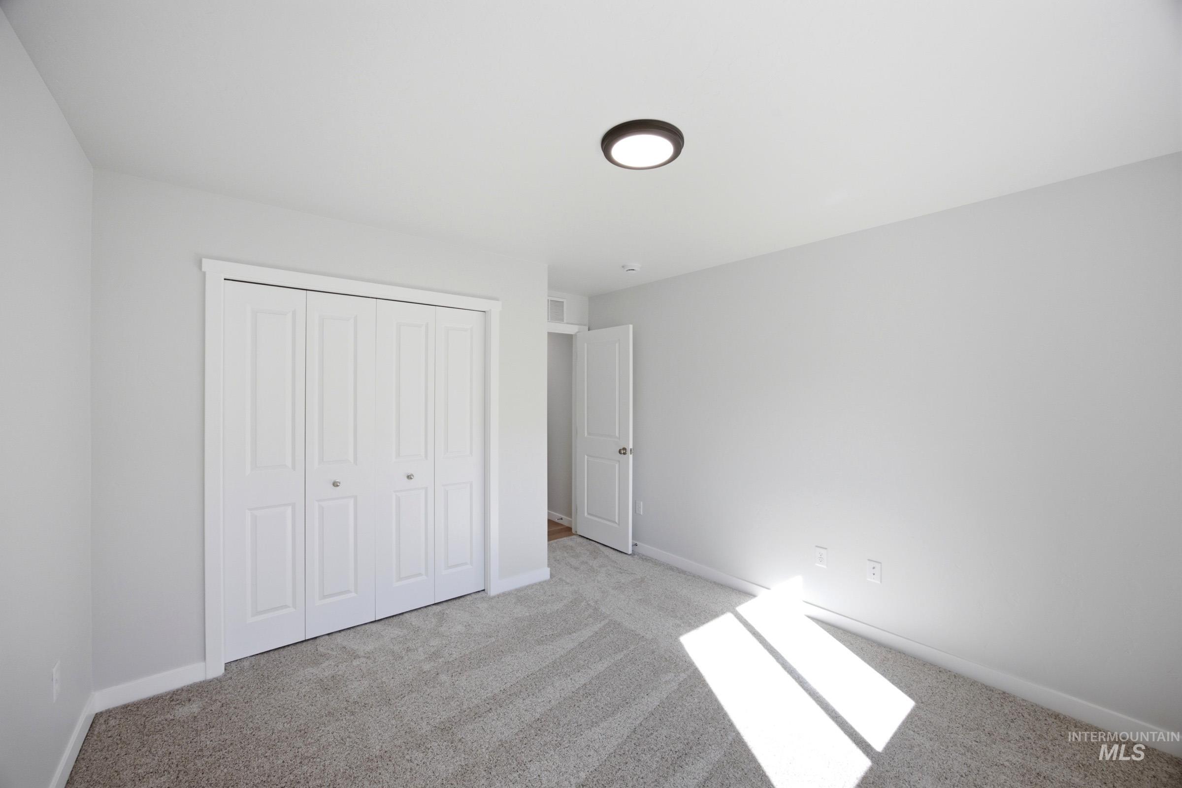 613 W Novak Dr Property Photo 18