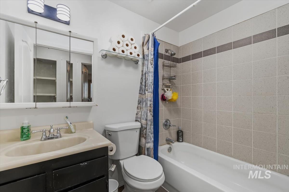 1198 N Pyrite Ave Property Photo 36