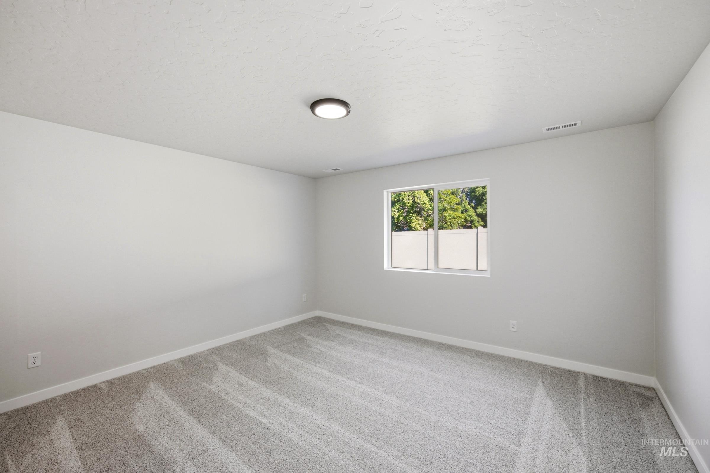 623 W Novak Dr Property Photo 10