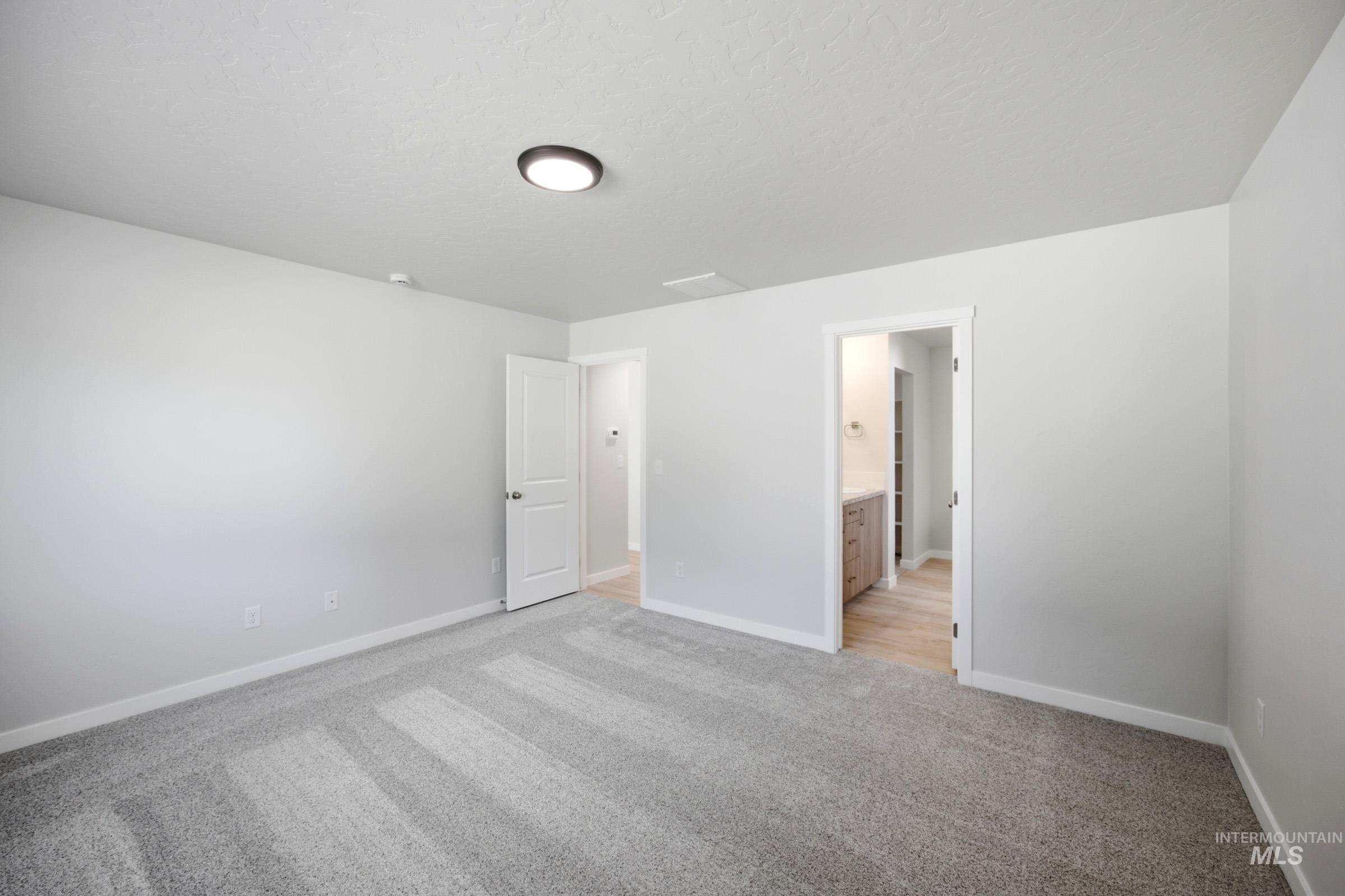 623 W Novak Dr Property Photo 12