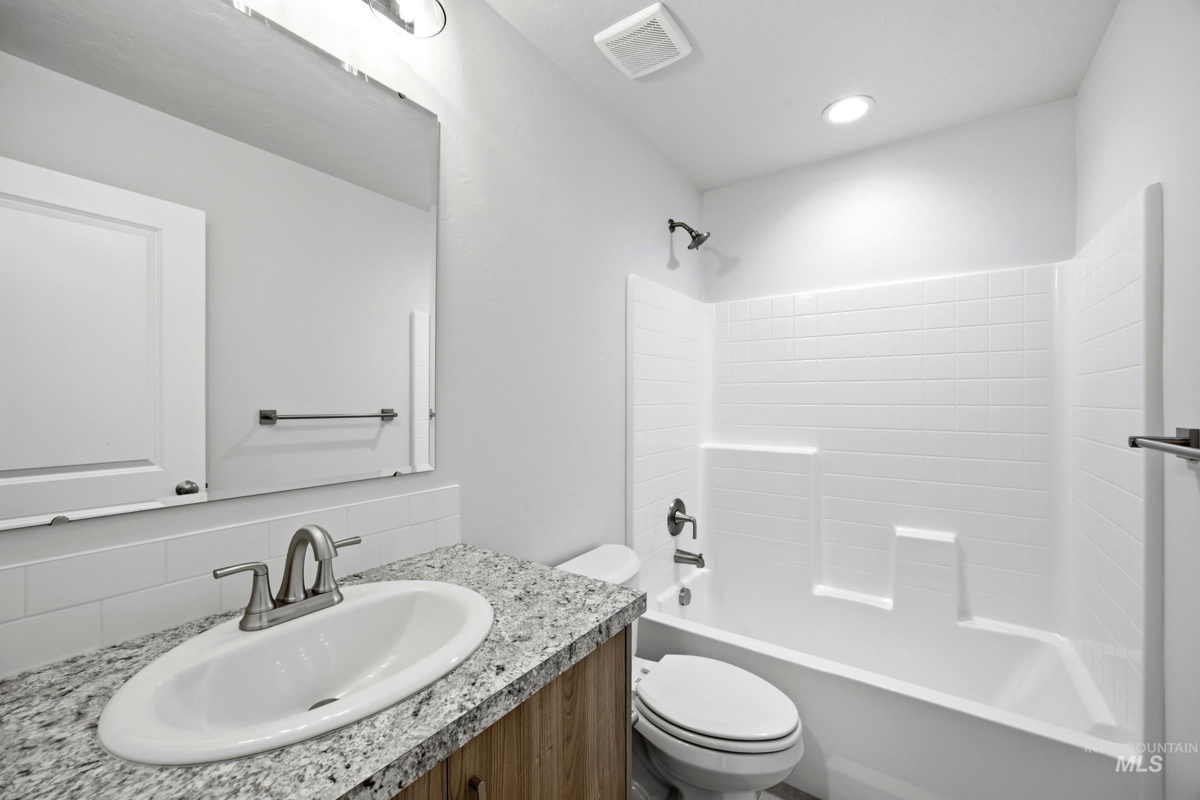 623 W Novak Dr Property Photo 23