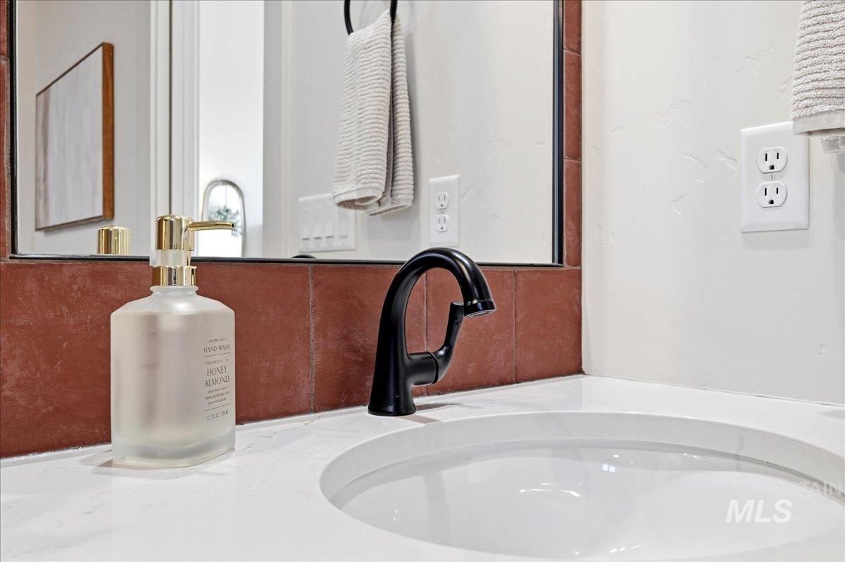 6484 W Carnock Dr Property Photo 30