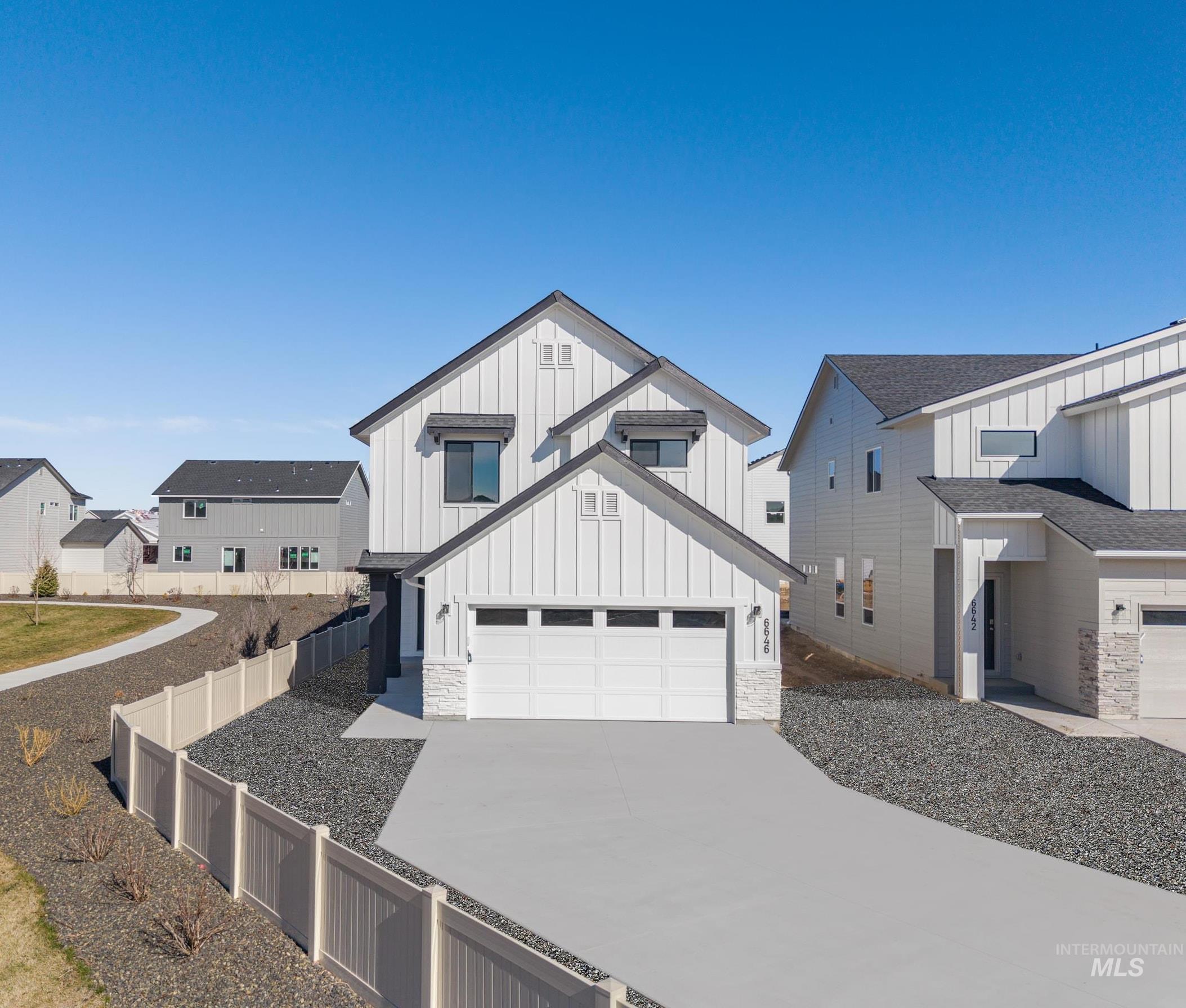 7470 W Trumbull Ct Property Photo 1