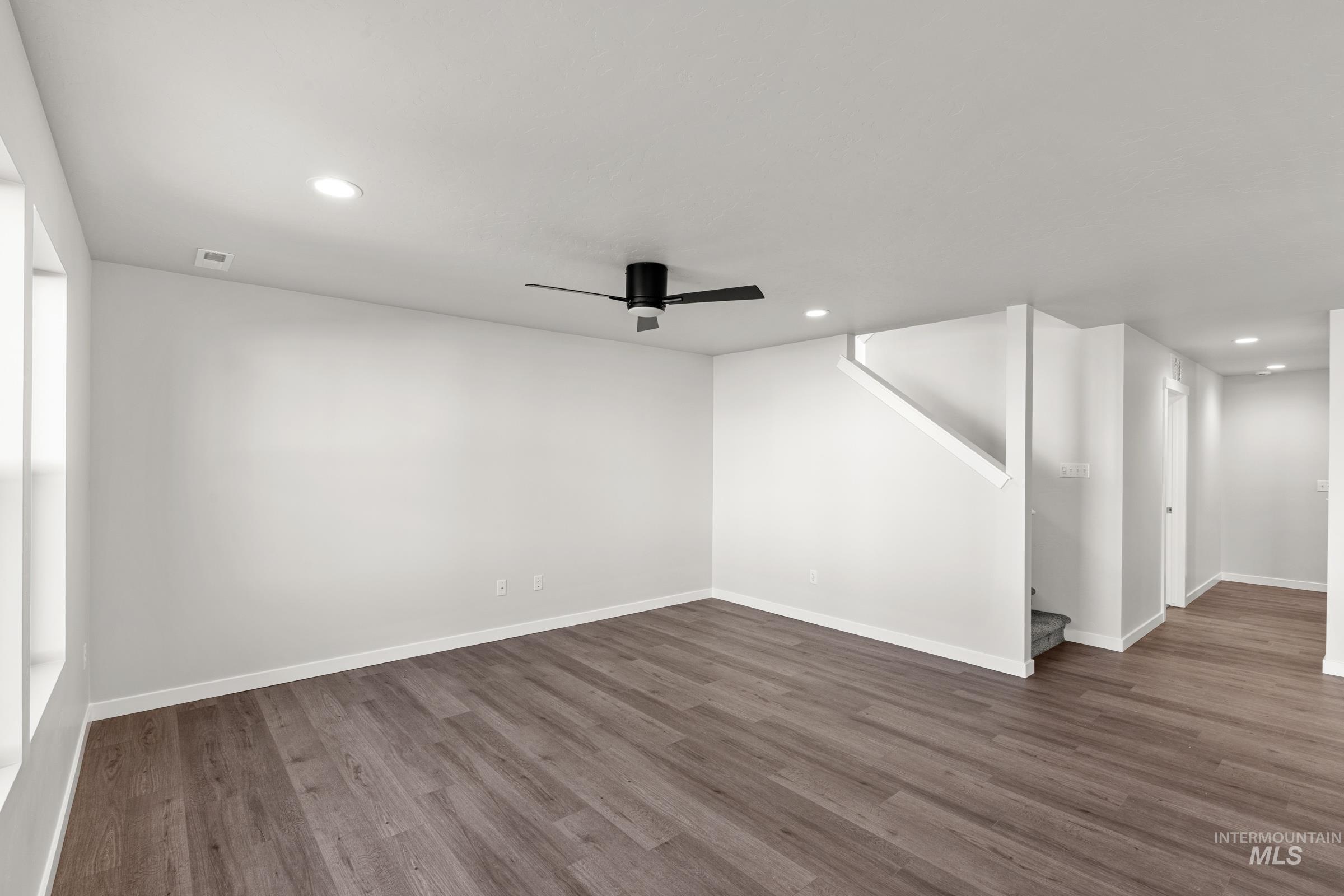 7470 W Trumbull Ct Property Photo 9
