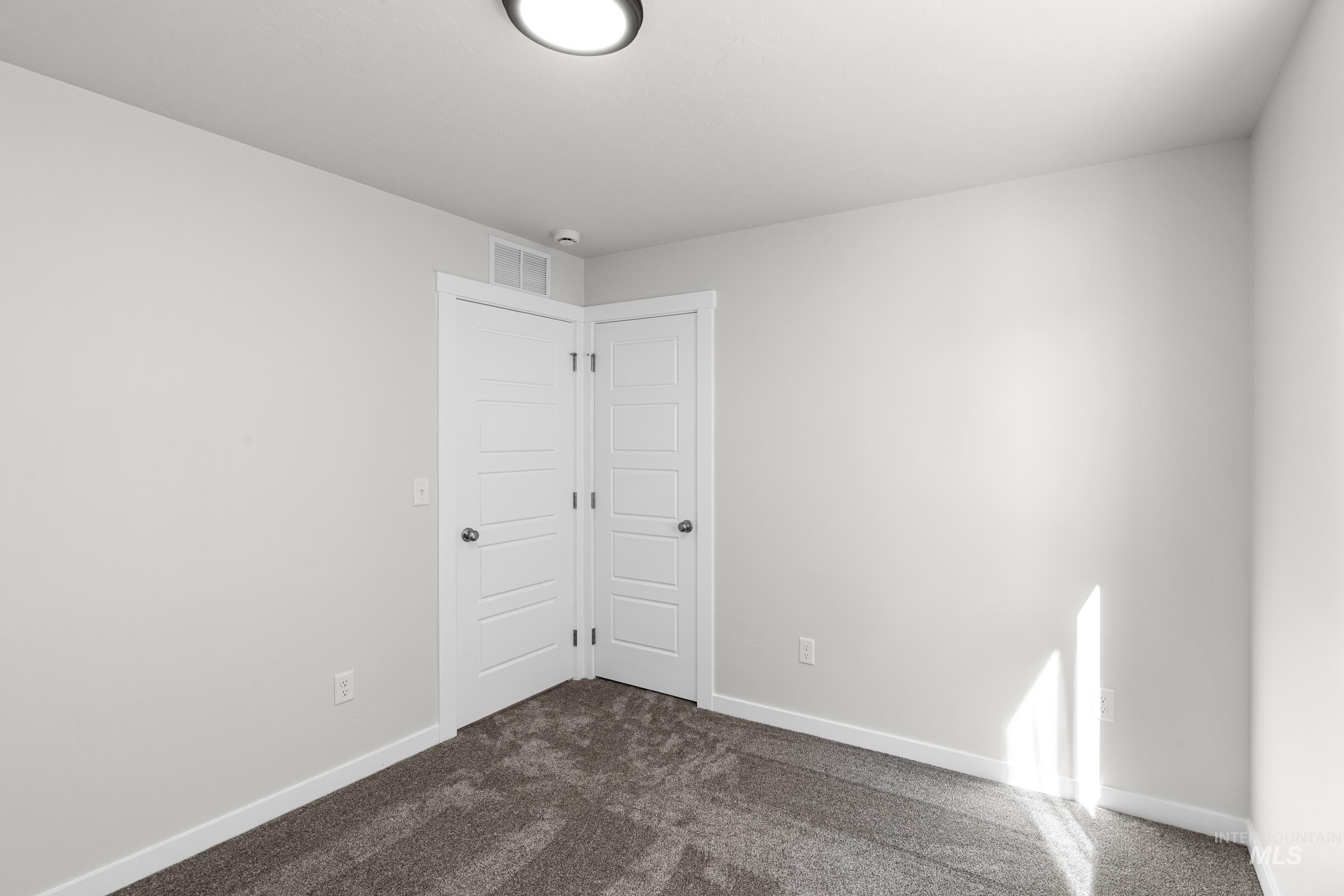 7470 W Trumbull Ct Property Photo 12