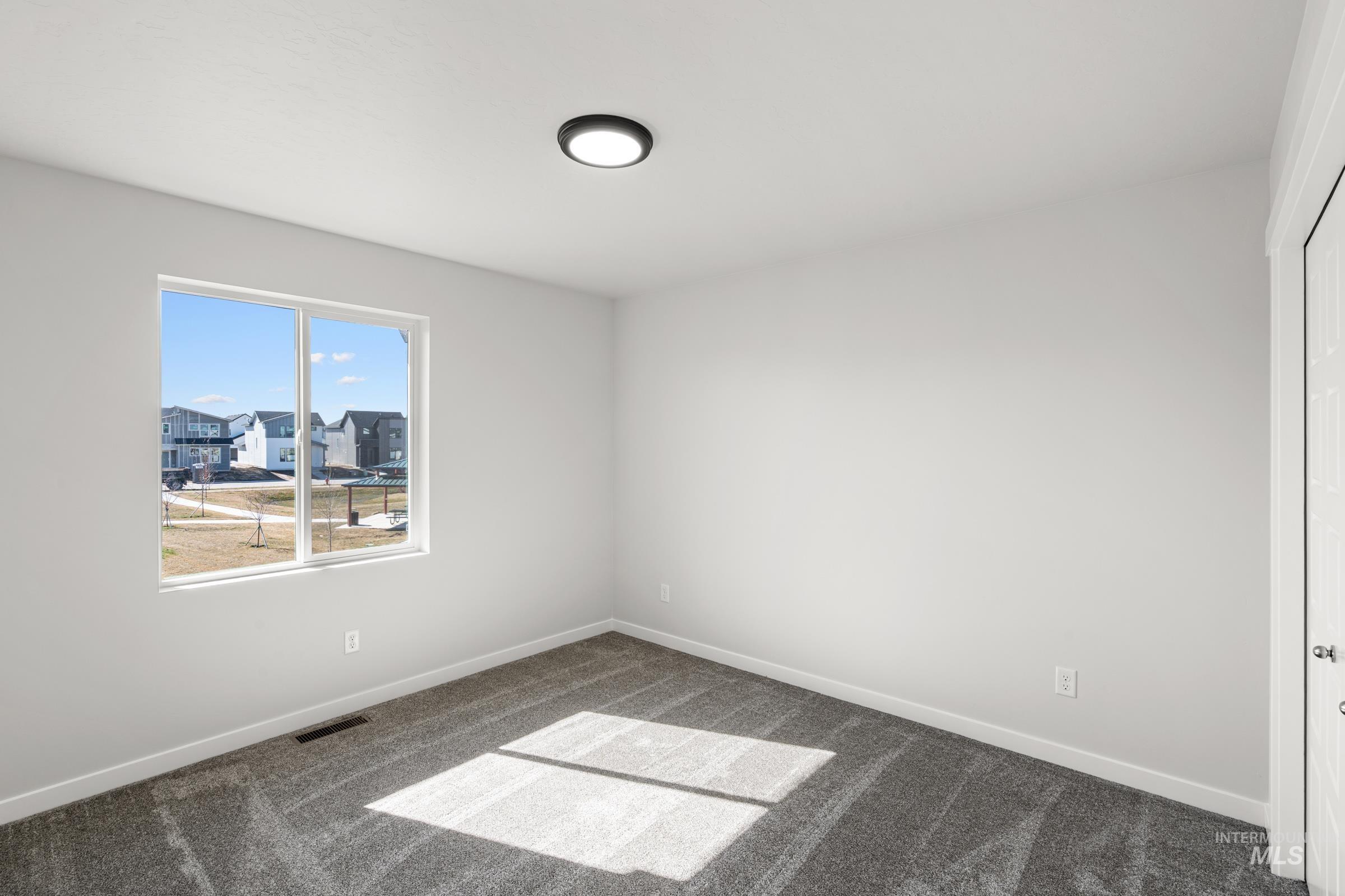 7470 W Trumbull Ct Property Photo 18
