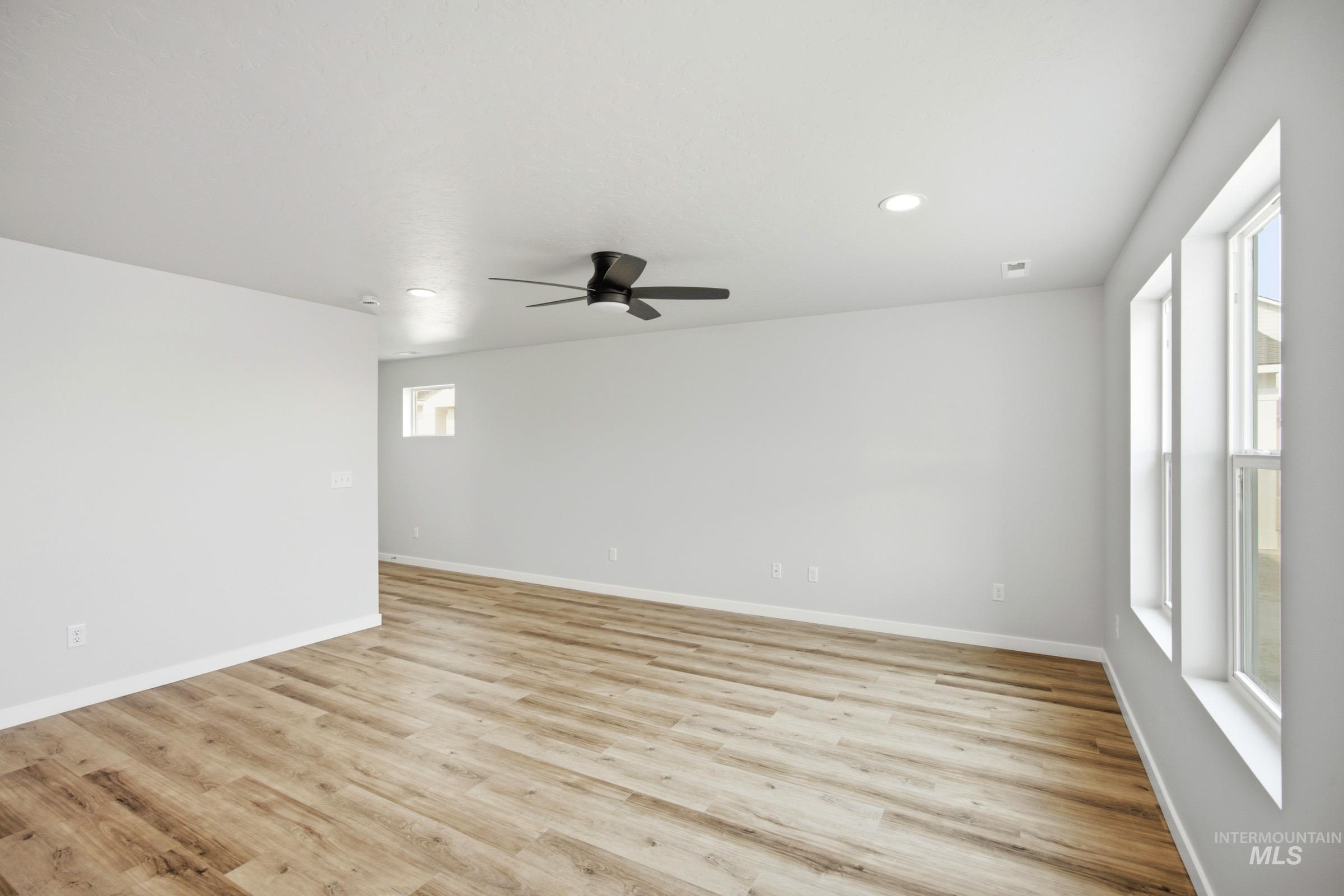 7434 W Trumbull Ct Property Photo 7