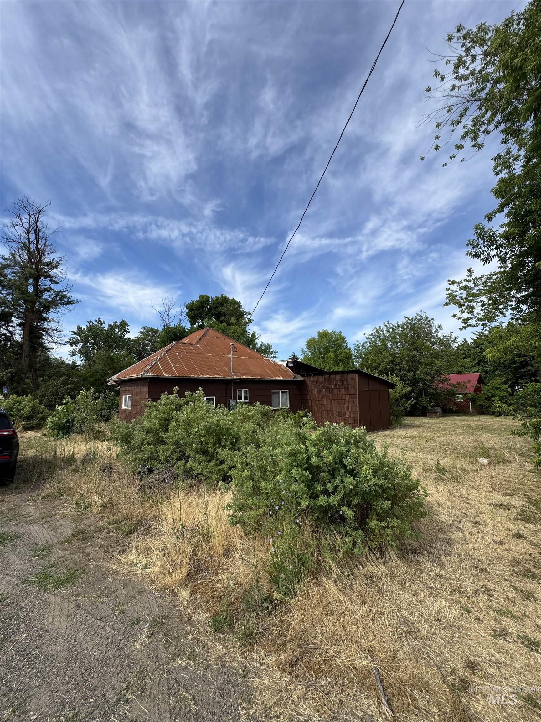 400 Dartmouth Property Photo 5