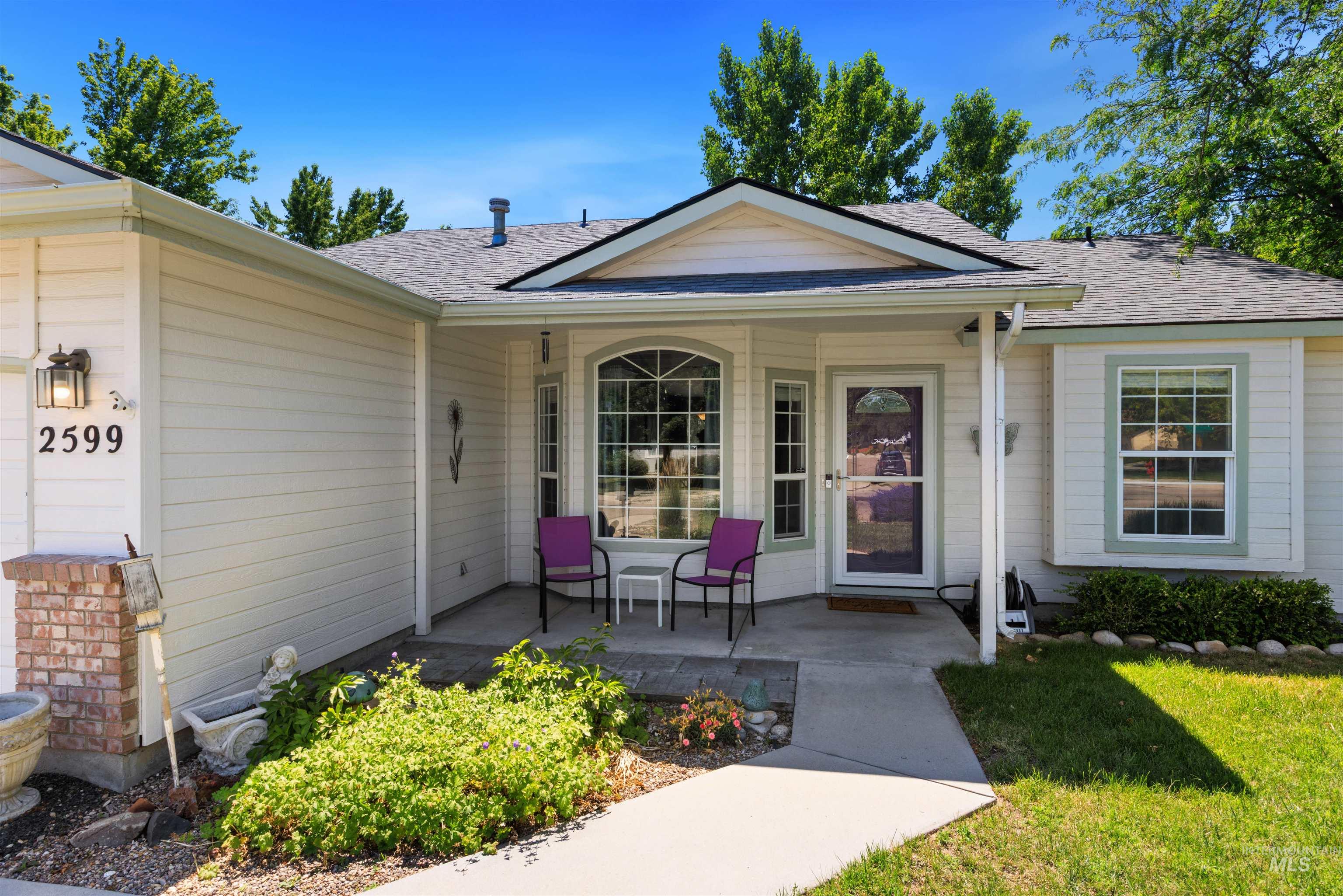 2599 N Old Stone Way Property Photo 2