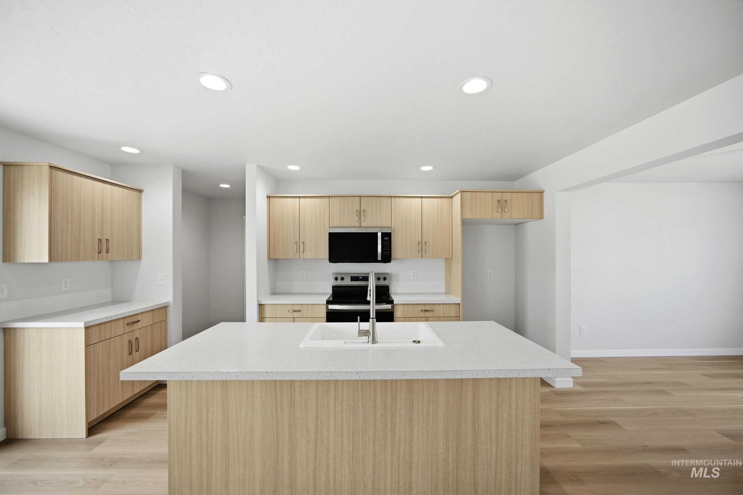 1424 Sunday River St Property Photo 3