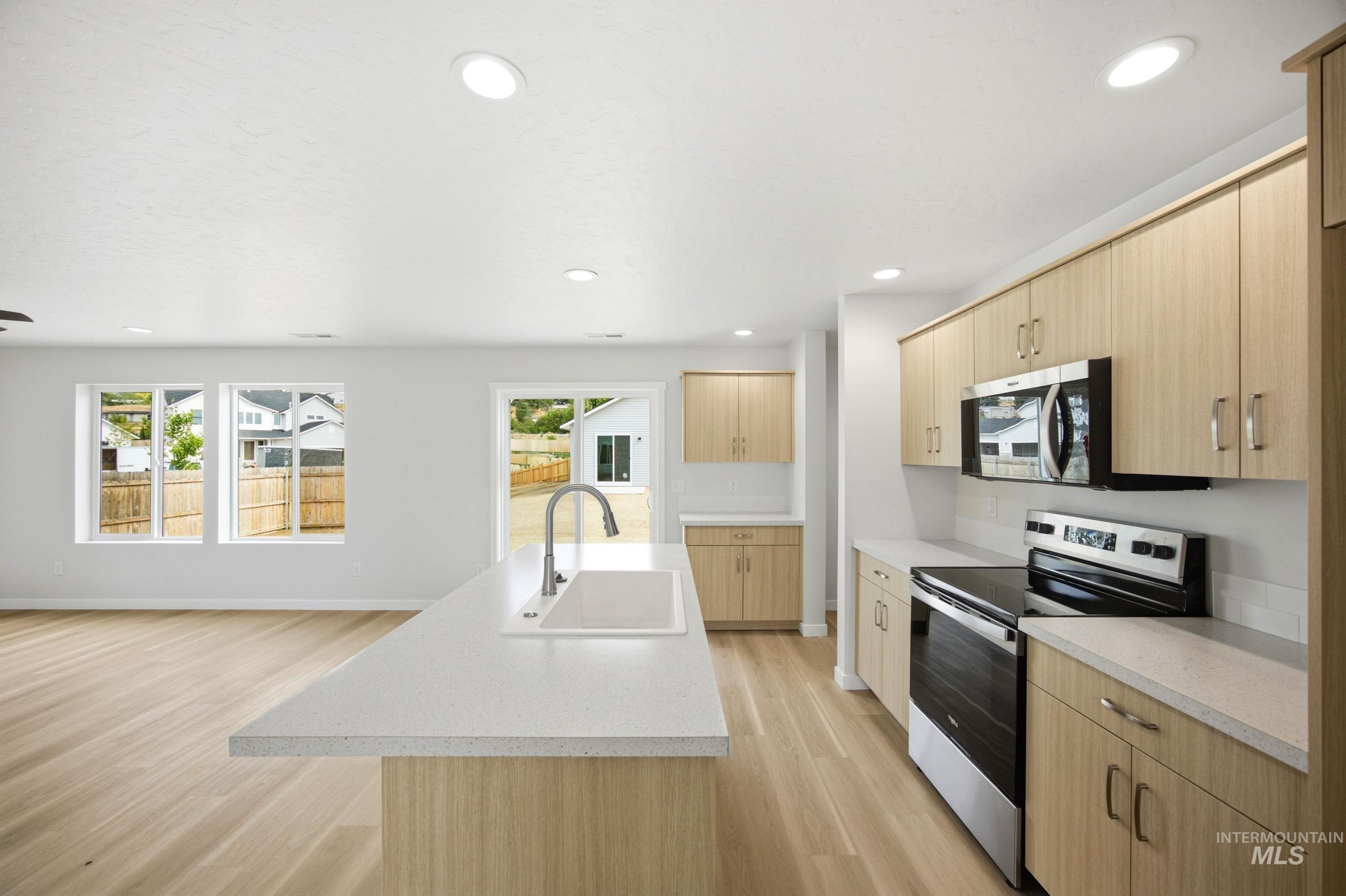 1424 Sunday River St Property Photo 4