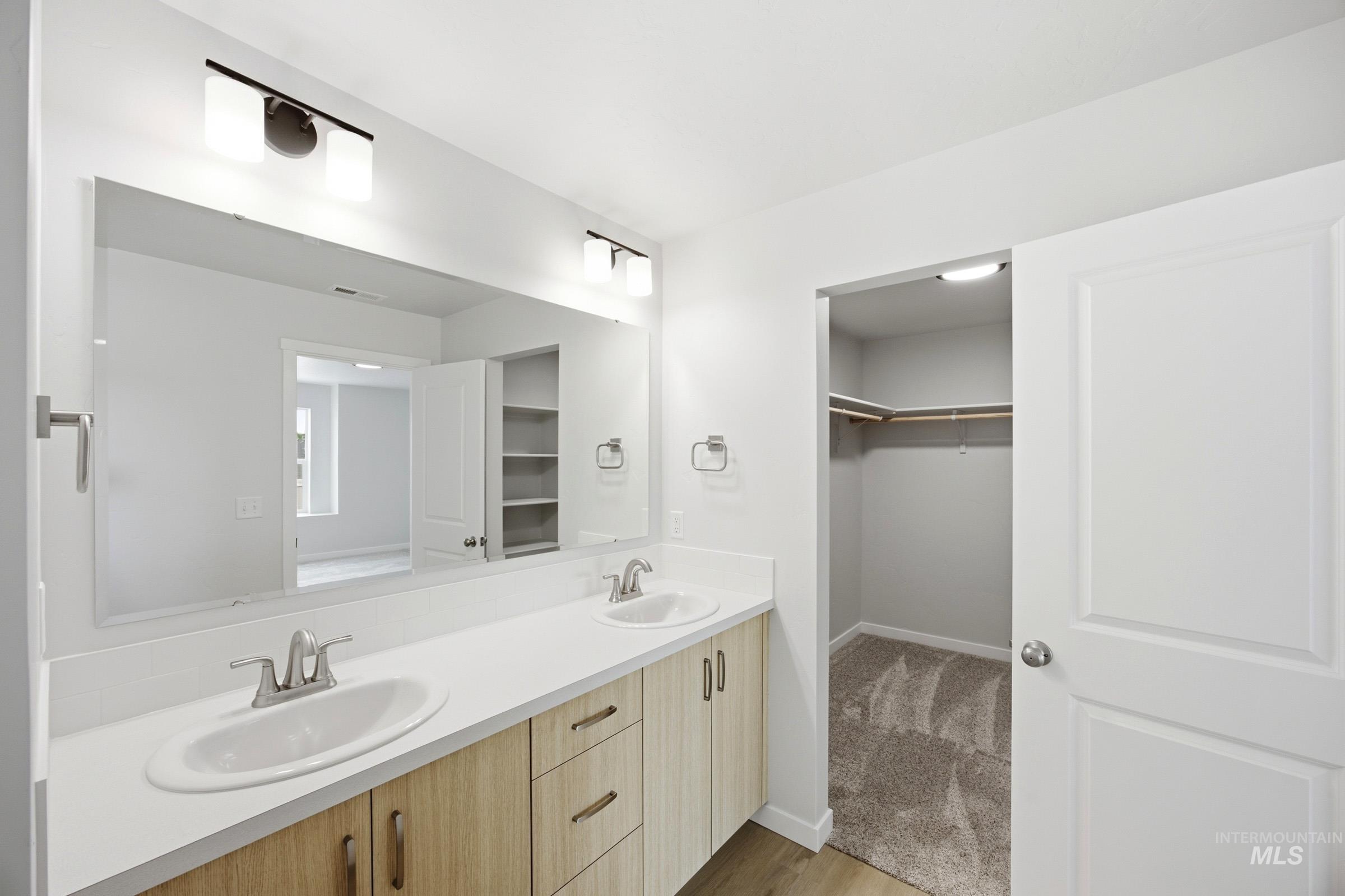 1424 Sunday River St Property Photo 18