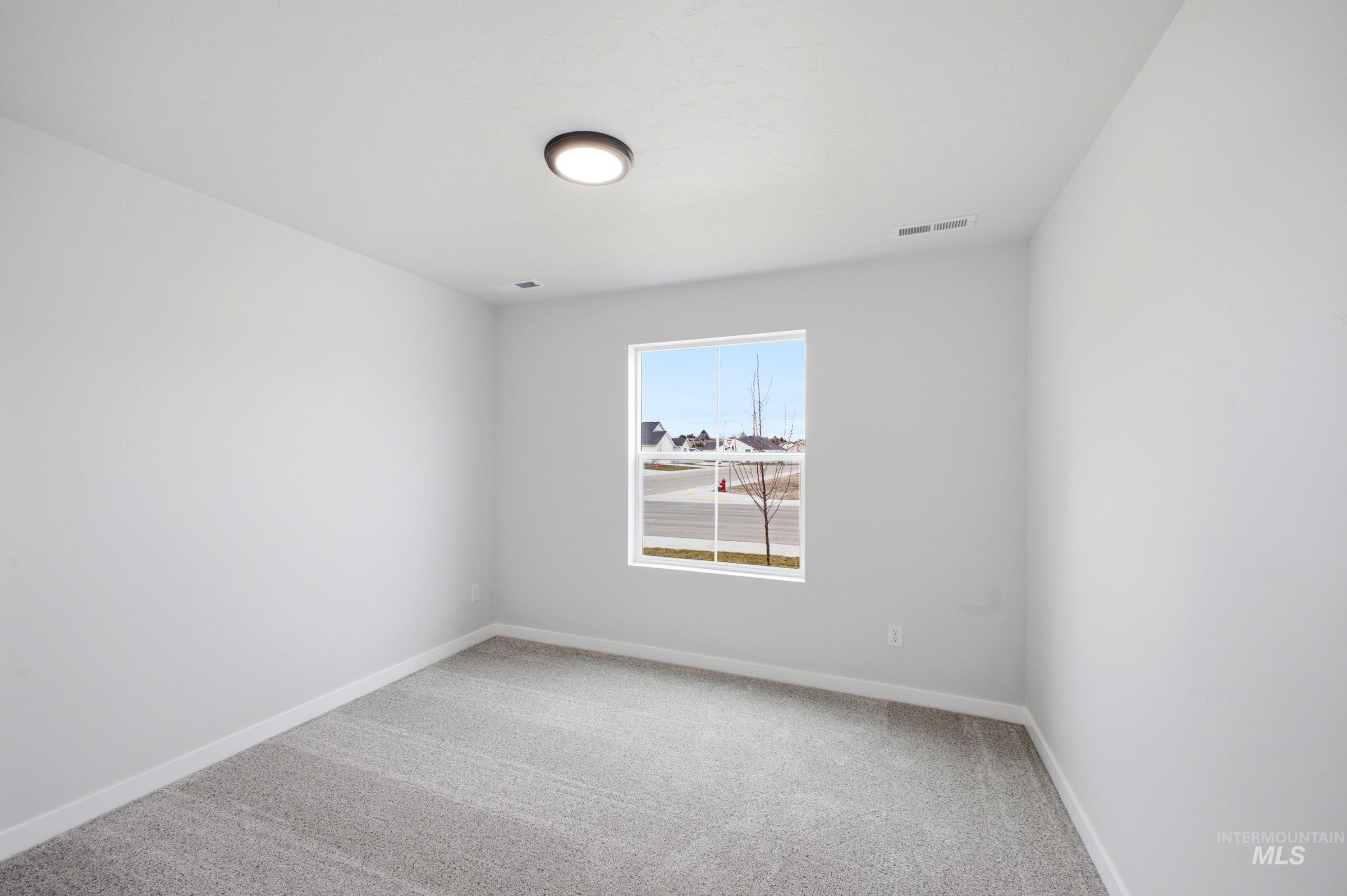 1598 Sunday River St Property Photo 11