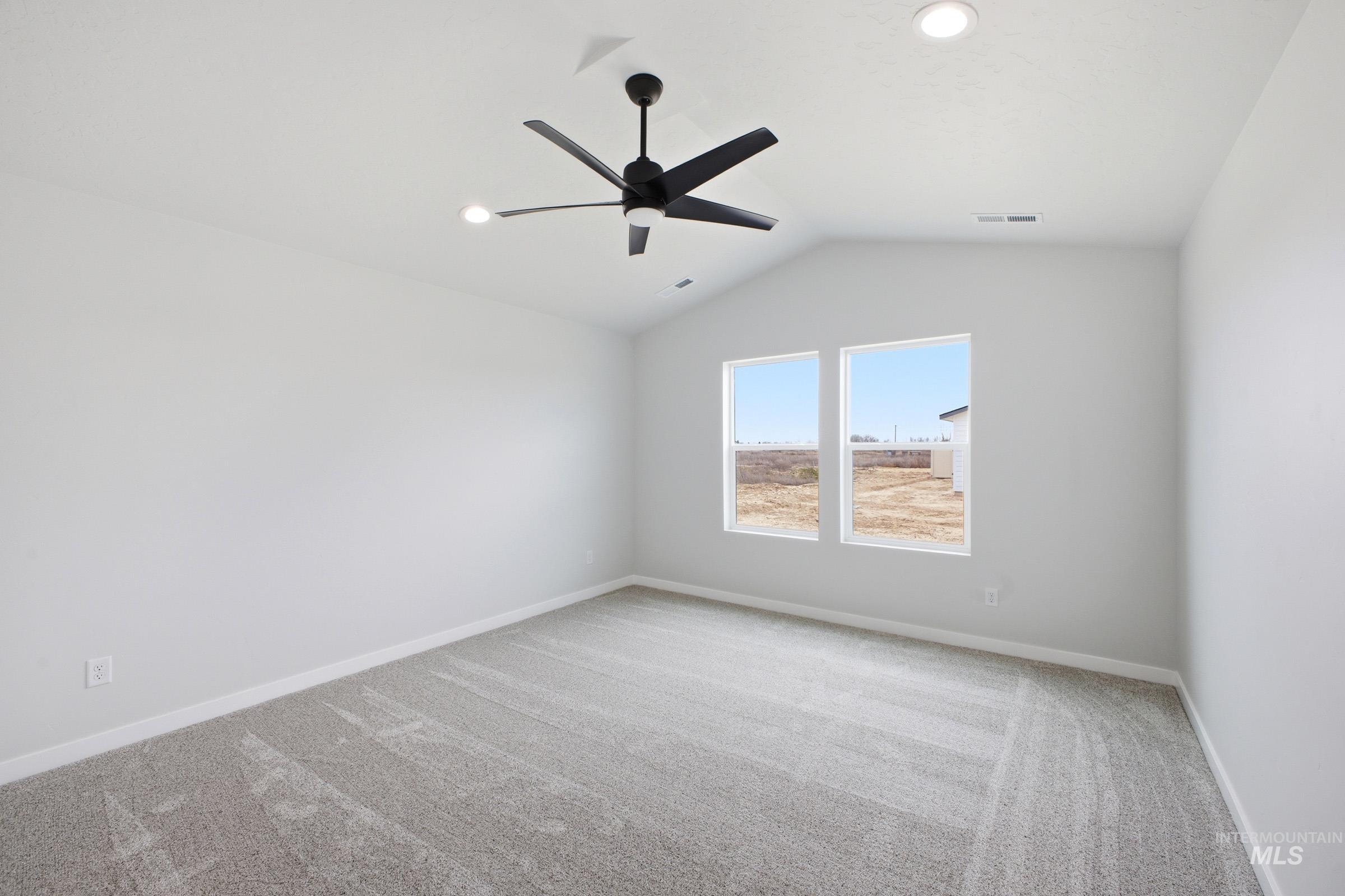 1598 Sunday River St Property Photo 14