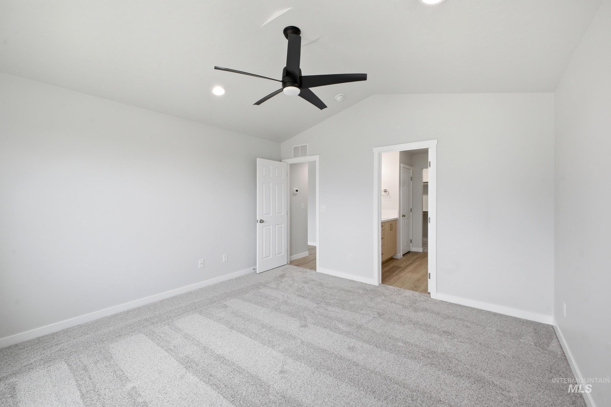 1598 Sunday River St Property Photo 15