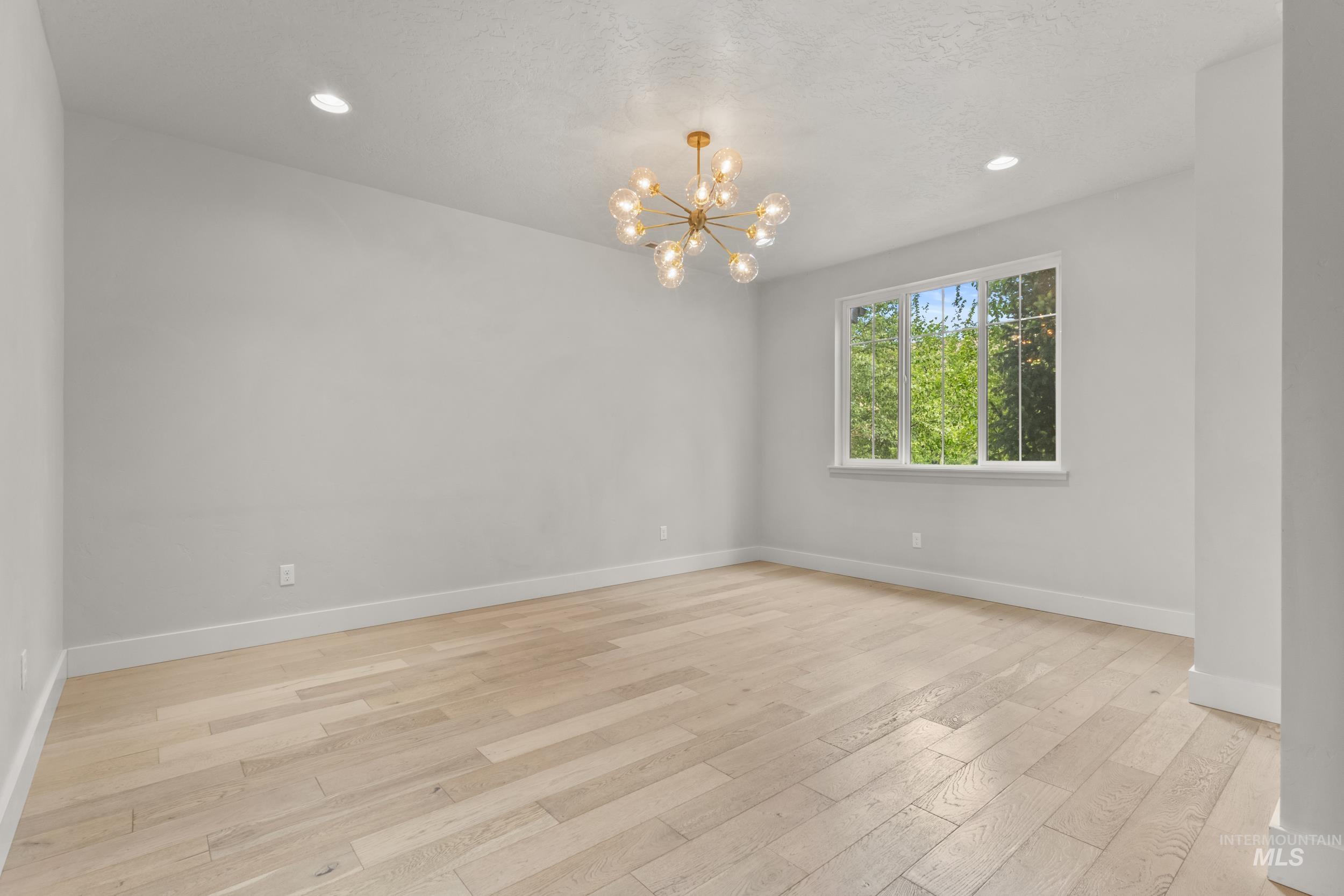 3681 E Parkcenter Property Photo 18