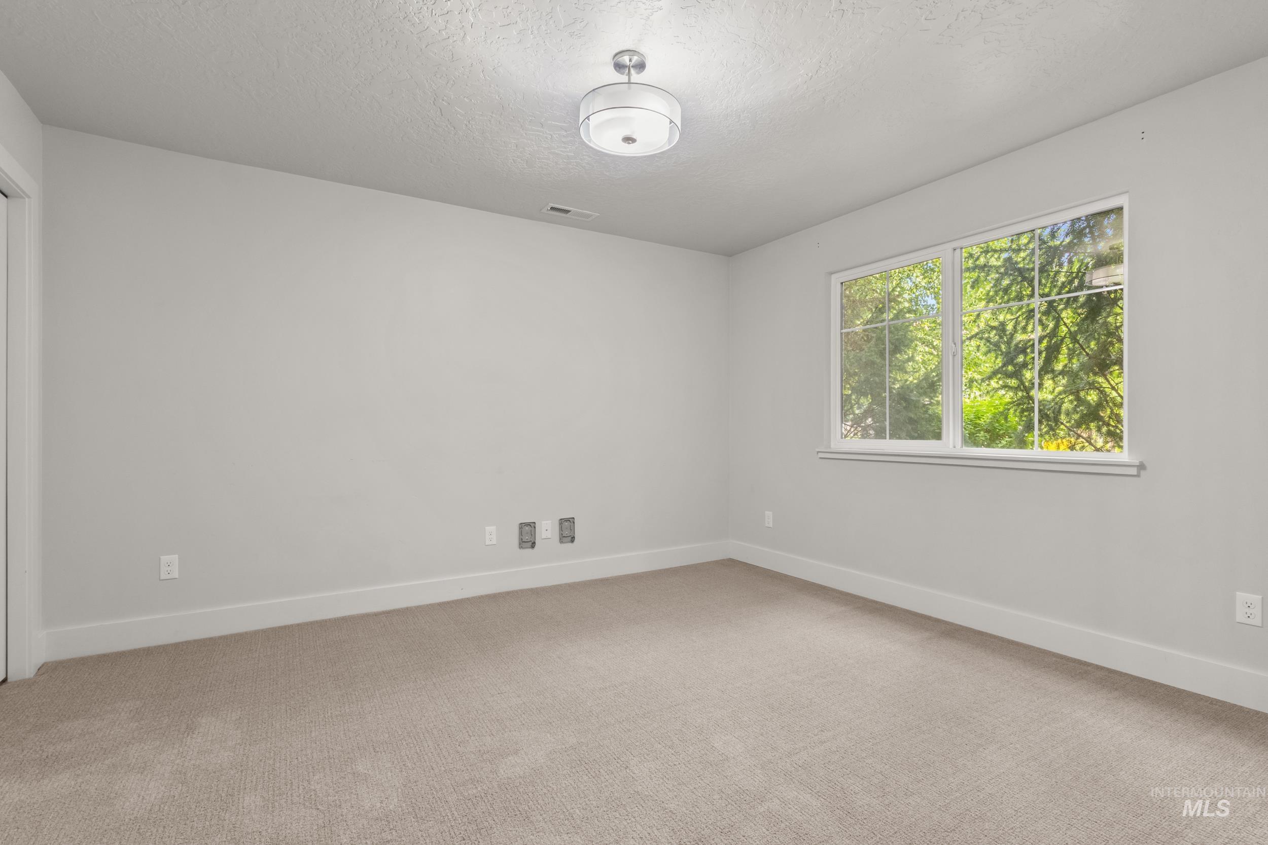 3681 E Parkcenter Property Photo 20