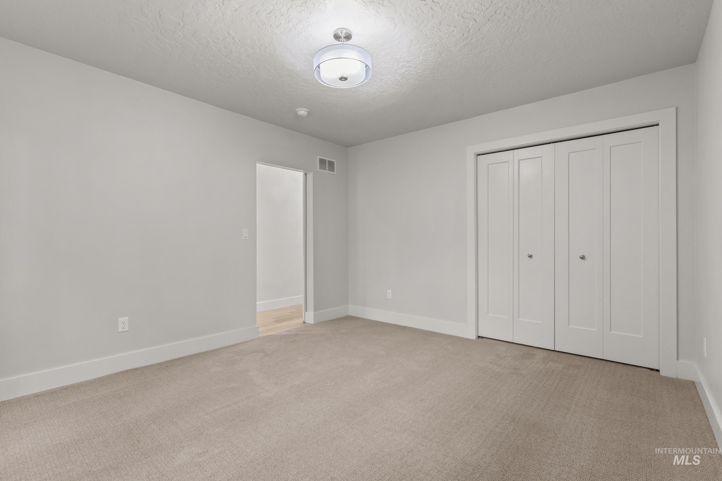 3681 E Parkcenter Property Photo 21