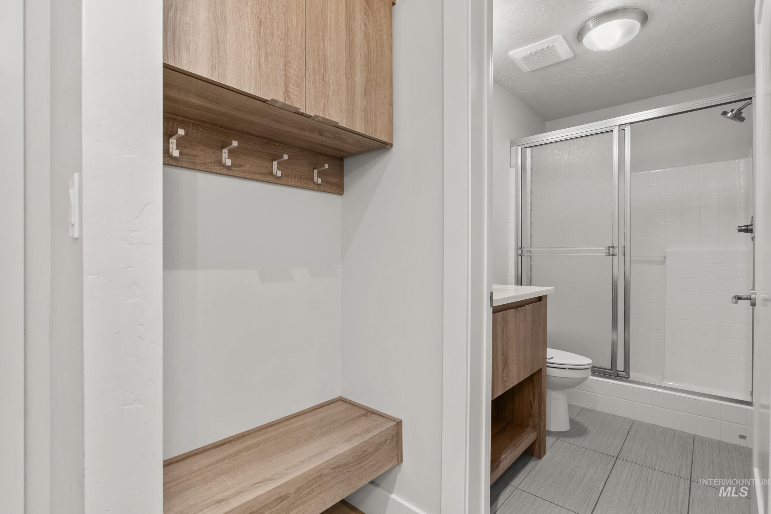 3681 E Parkcenter Property Photo 22