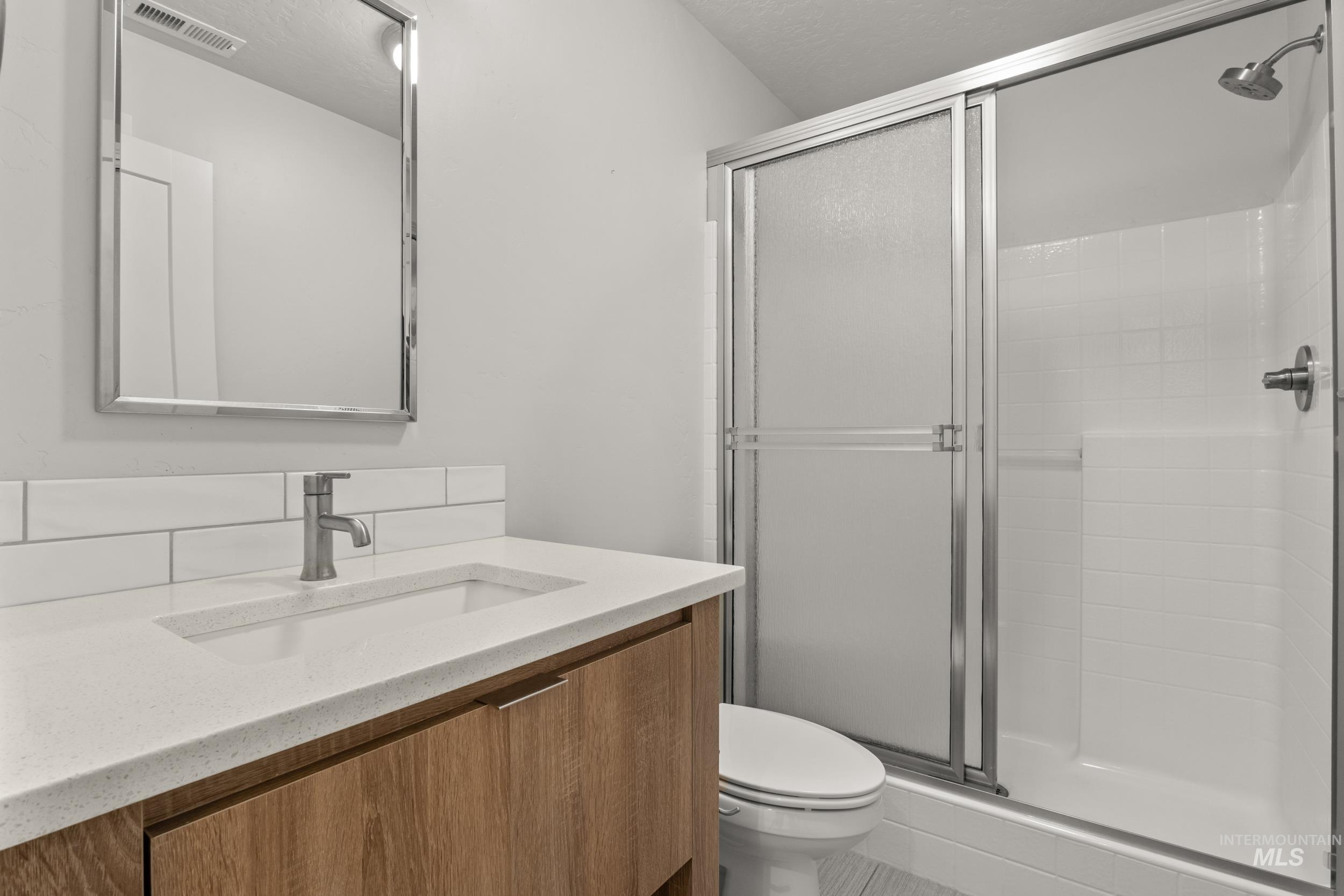 3681 E Parkcenter Property Photo 23