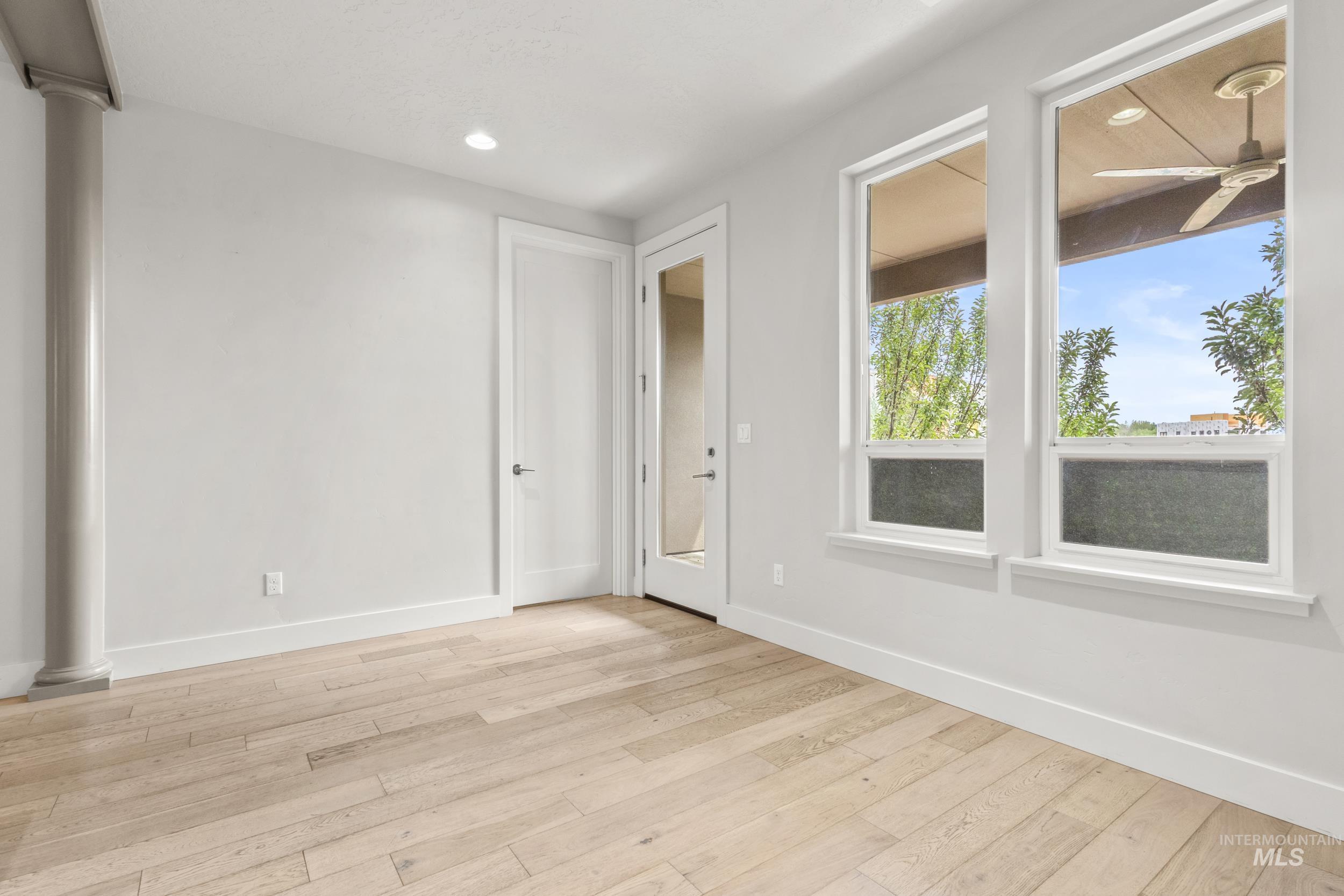3681 E Parkcenter Property Photo 24