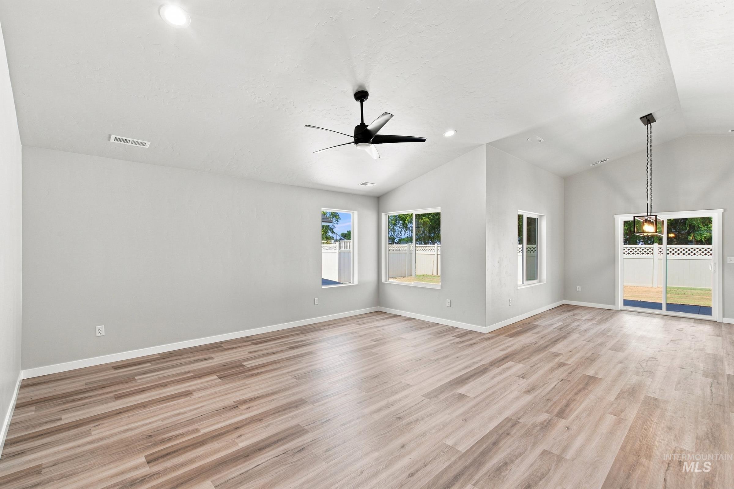 104 Golinda Ave Property Photo 10