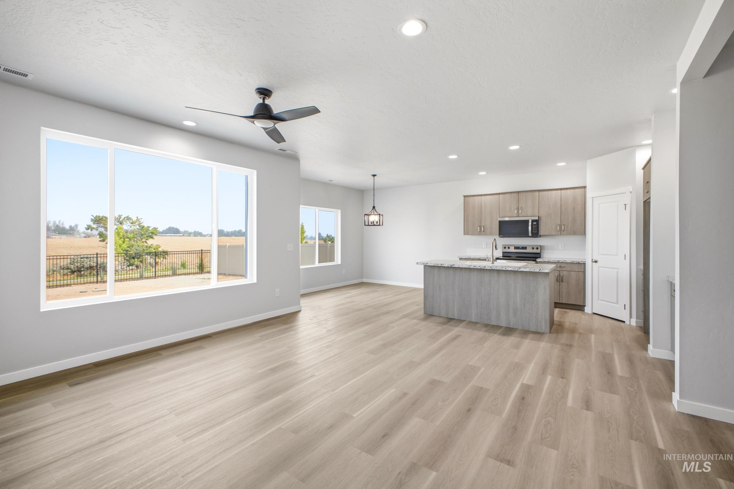 3026 W Animas Creek Dr Property Photo 9