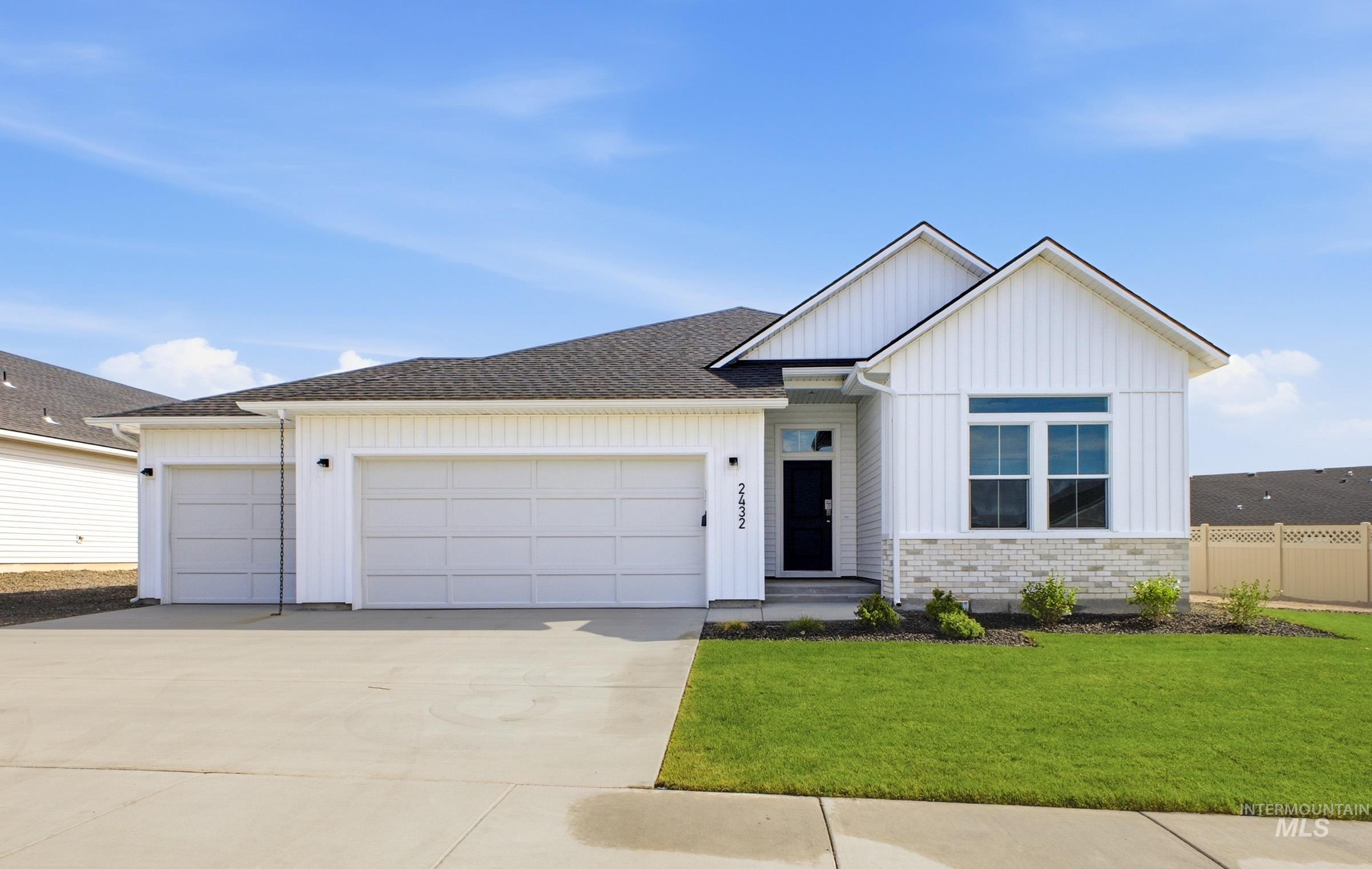 2432 W Red Jasper Dr