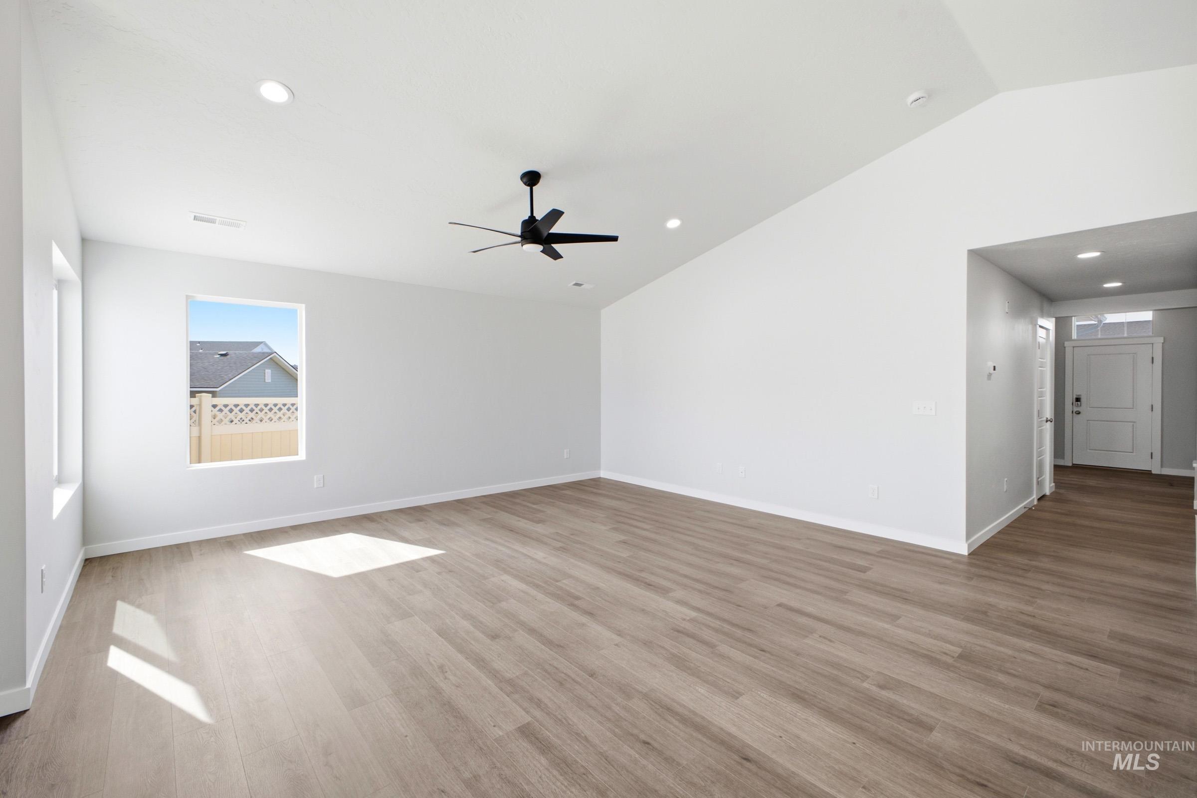 2432 W Red Jasper Dr Property Photo 8
