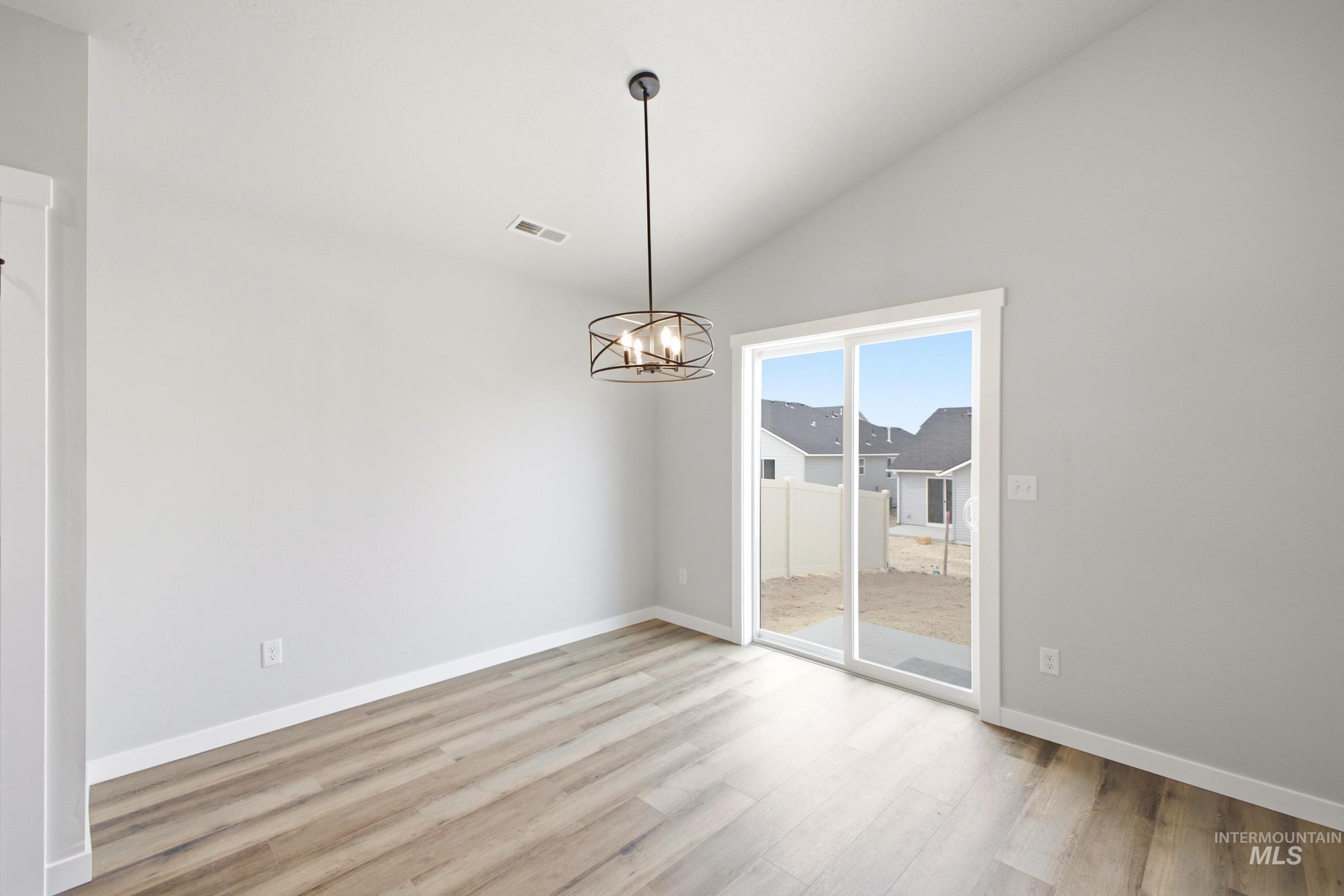 2511 W Red Jasper Dr Property Photo 6
