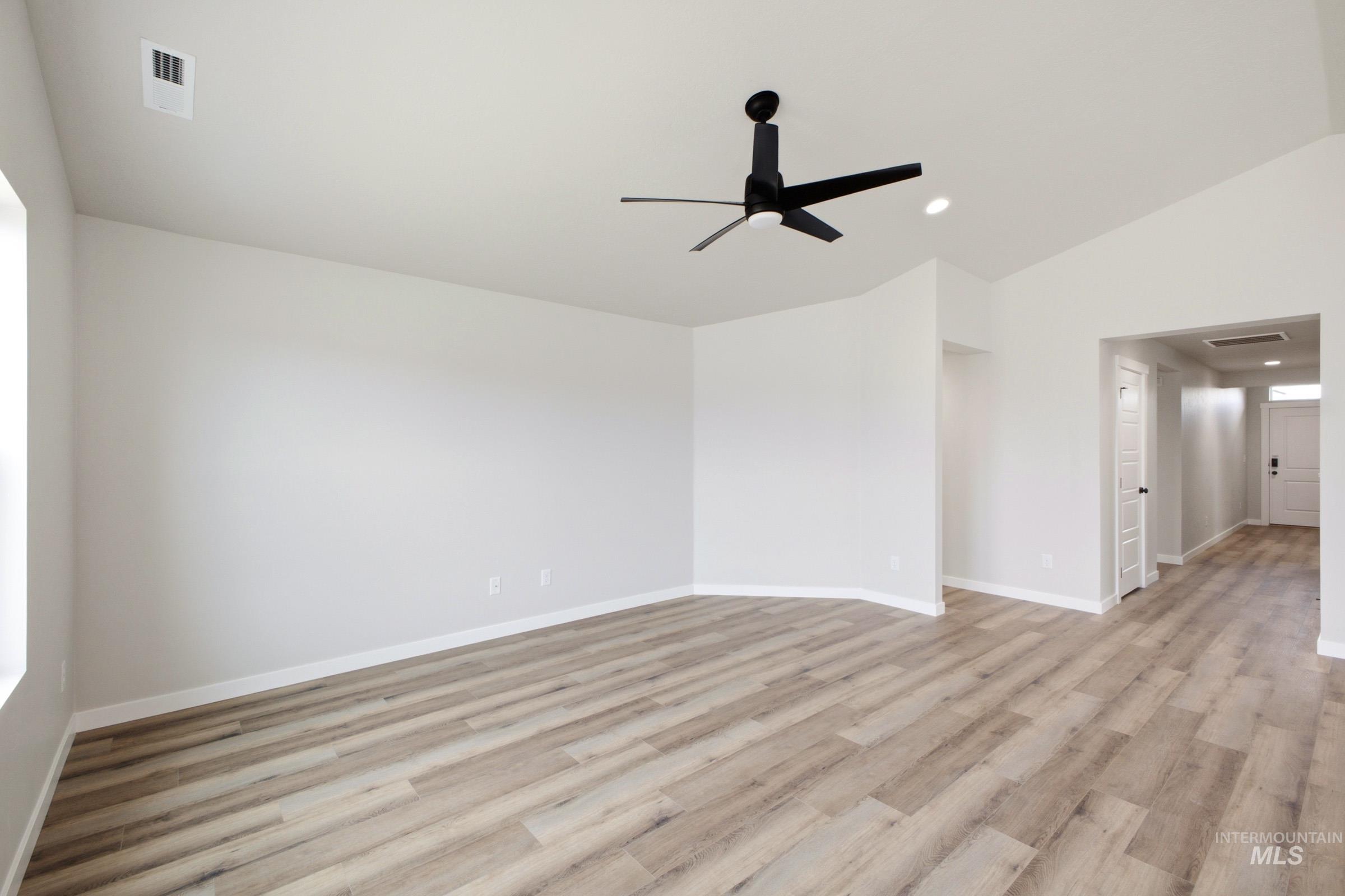 2511 W Red Jasper Dr Property Photo 8