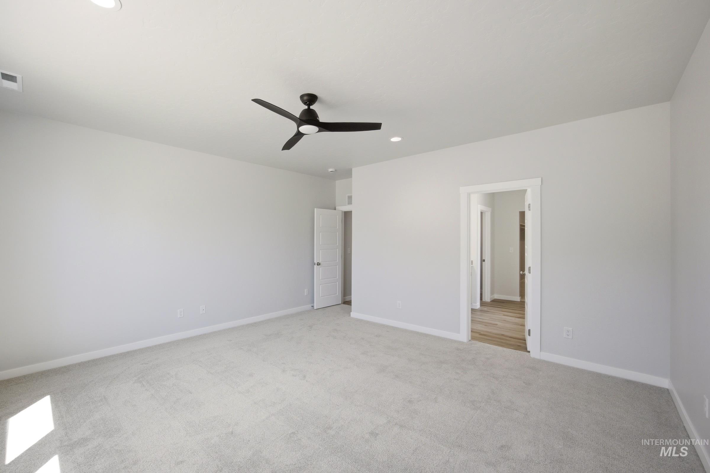 2491 W Kincaid St Property Photo 14