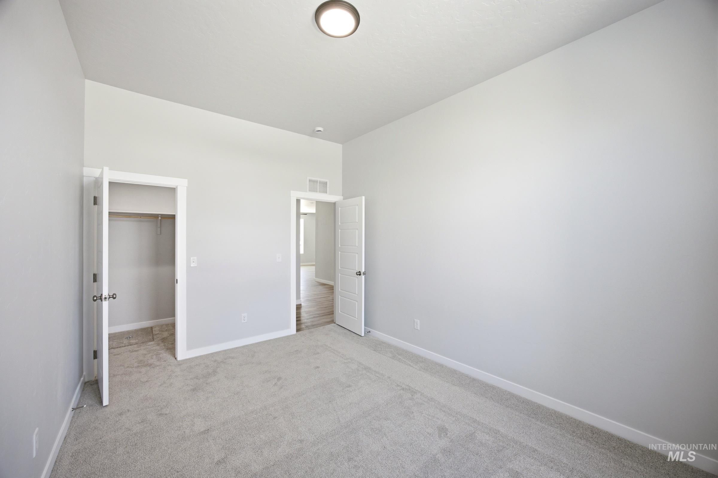 2491 W Kincaid St Property Photo 20