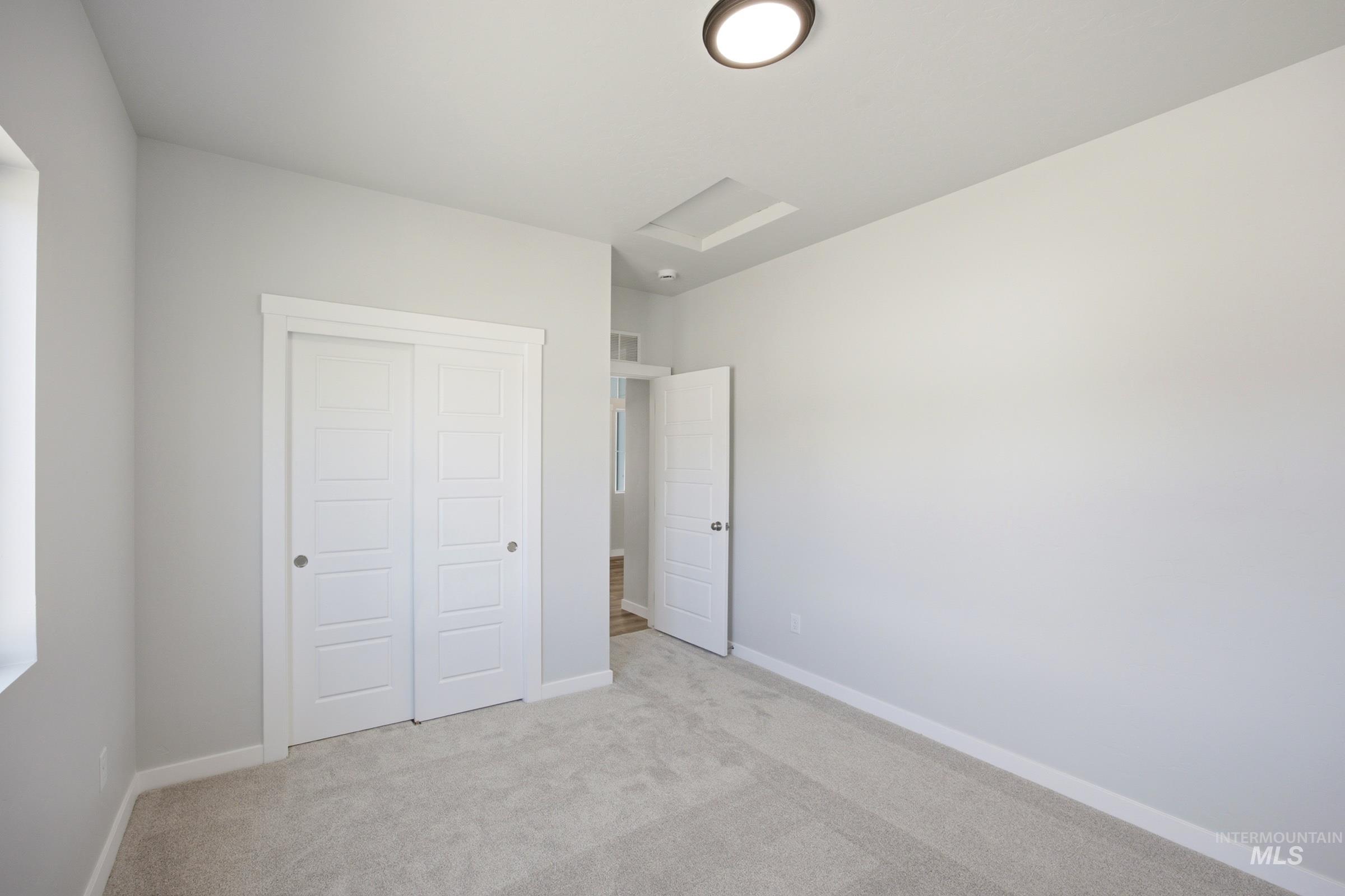 2491 W Kincaid St Property Photo 23