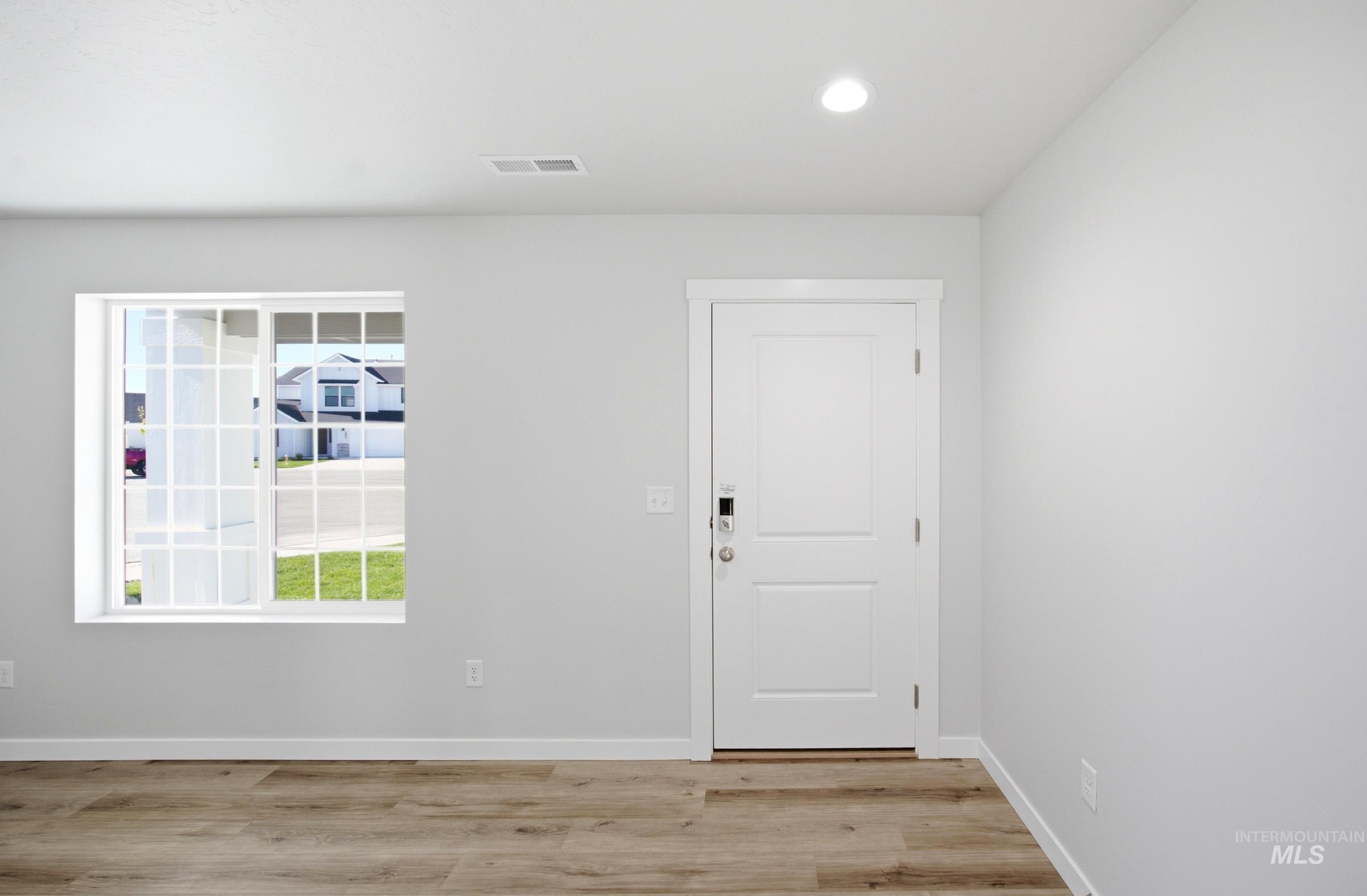 2470 W Clegane Ct Property Photo 2