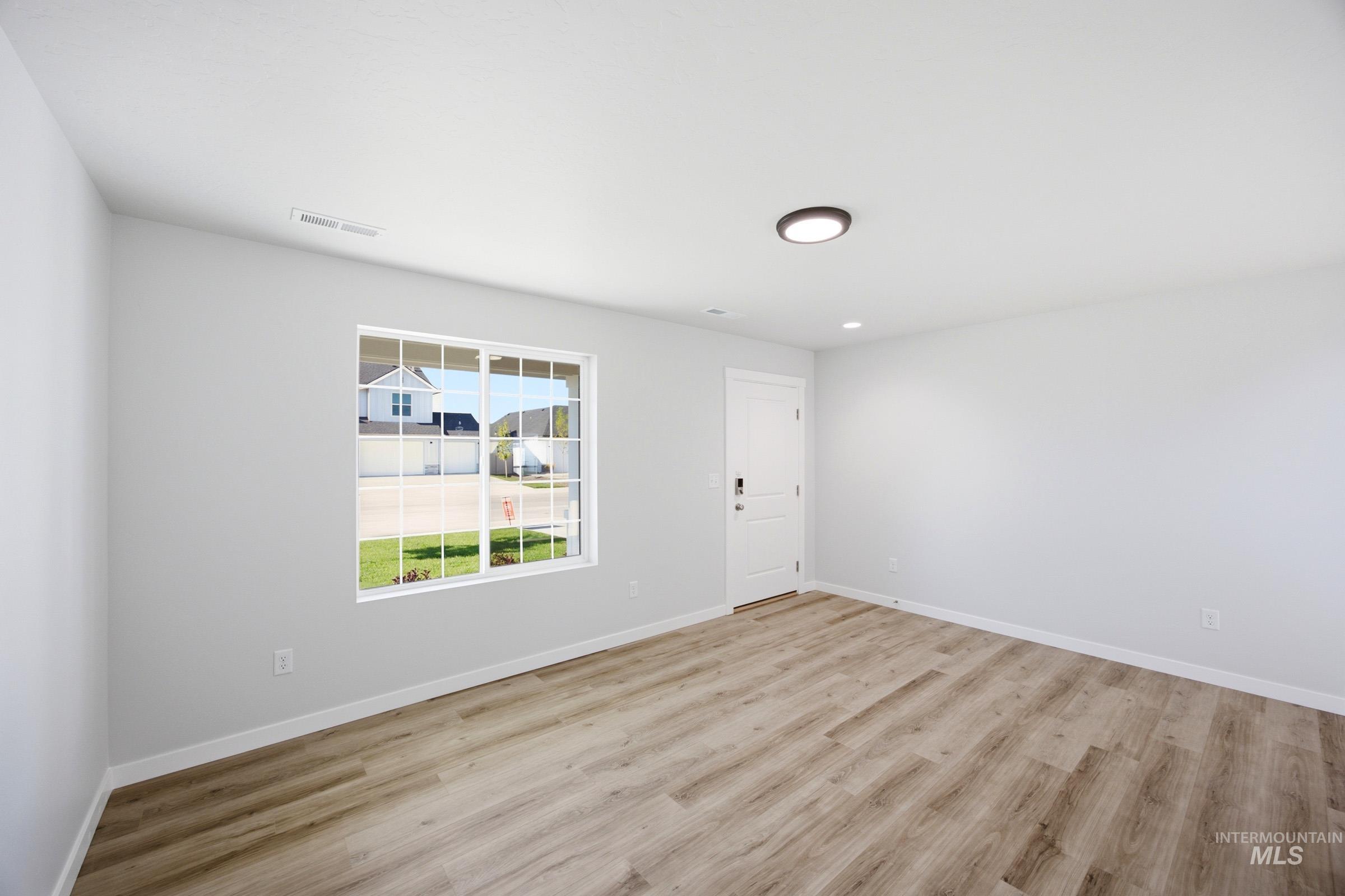 2470 W Clegane Ct Property Photo 8