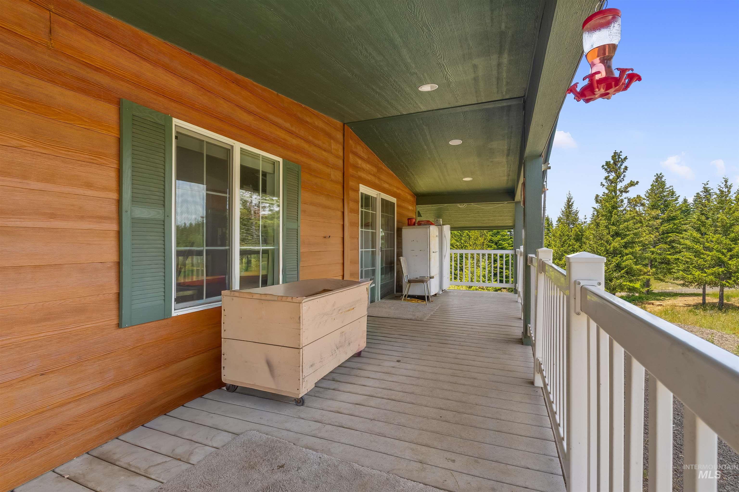 43874 Yellow Pine Avenue Property Photo 6