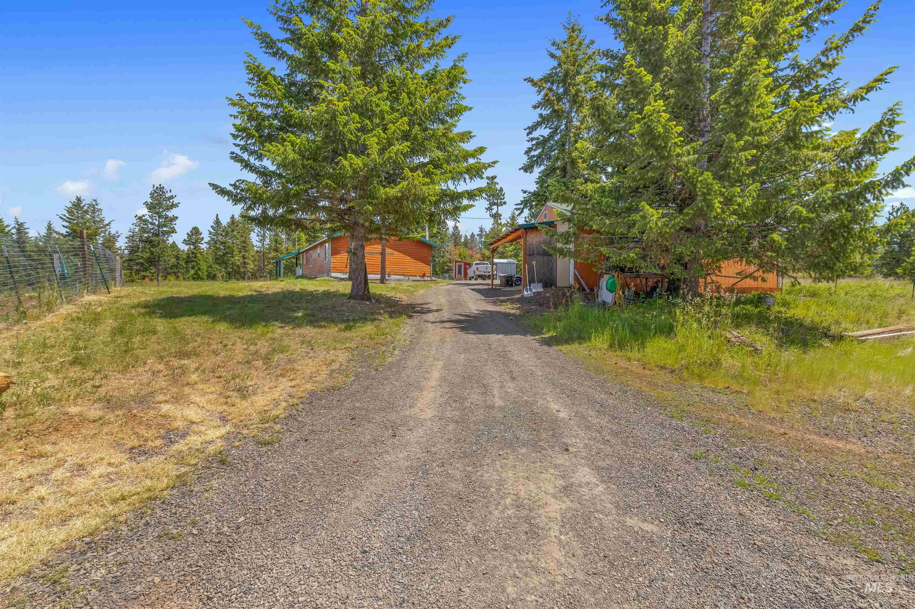 43874 Yellow Pine Avenue Property Photo 7