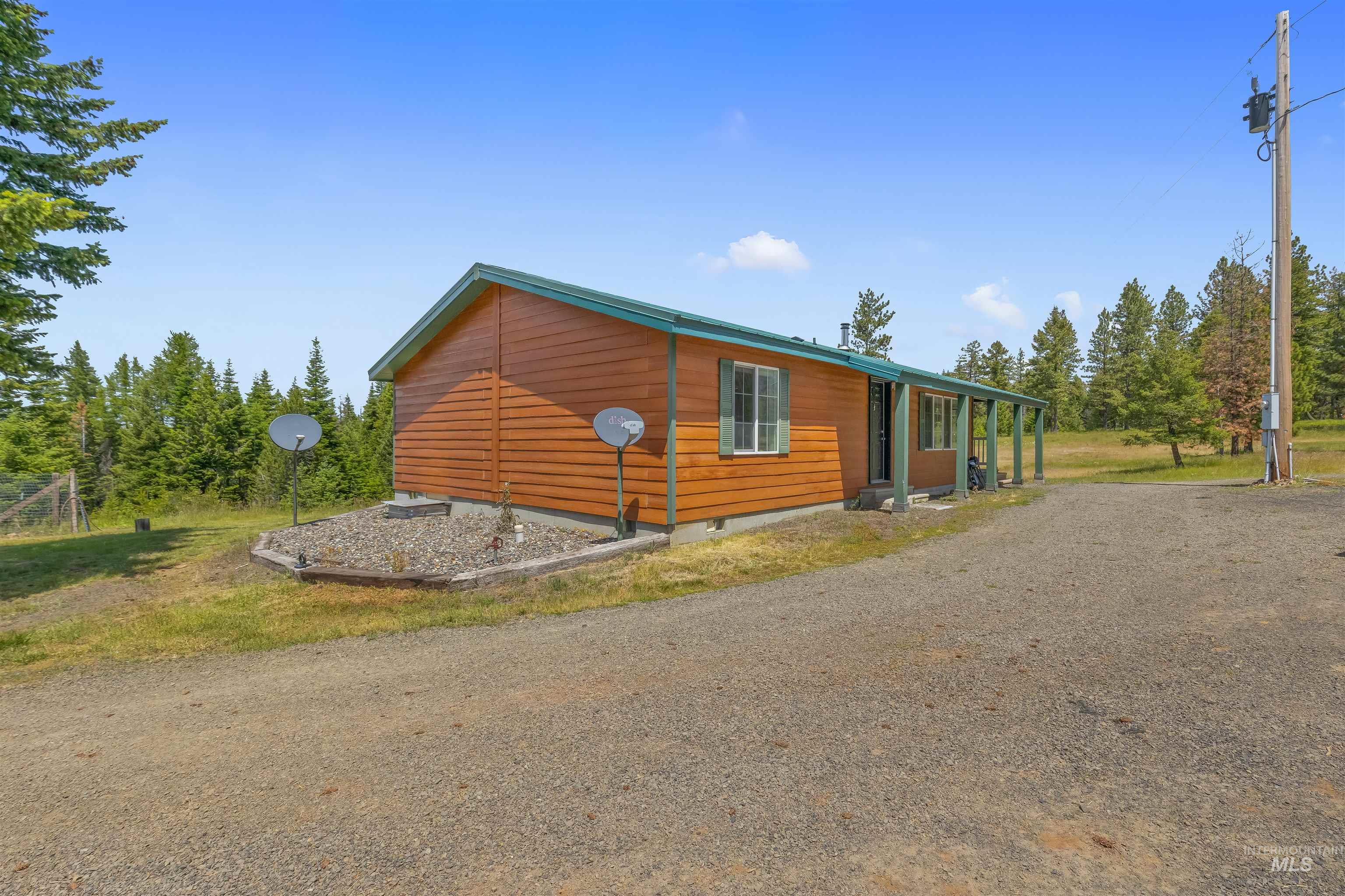 43874 Yellow Pine Avenue Property Photo 9